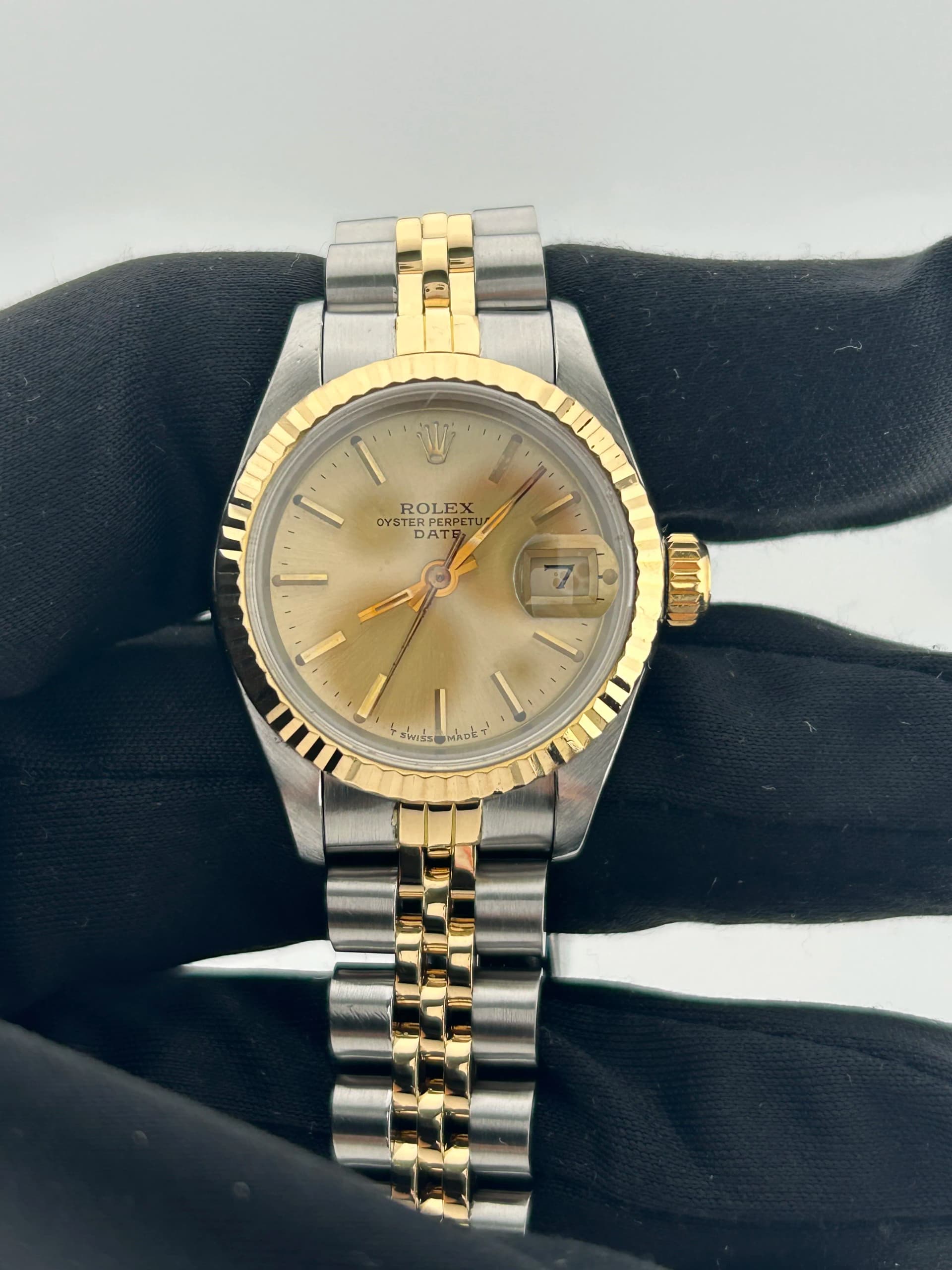 Rolex Oysterdate, view 3