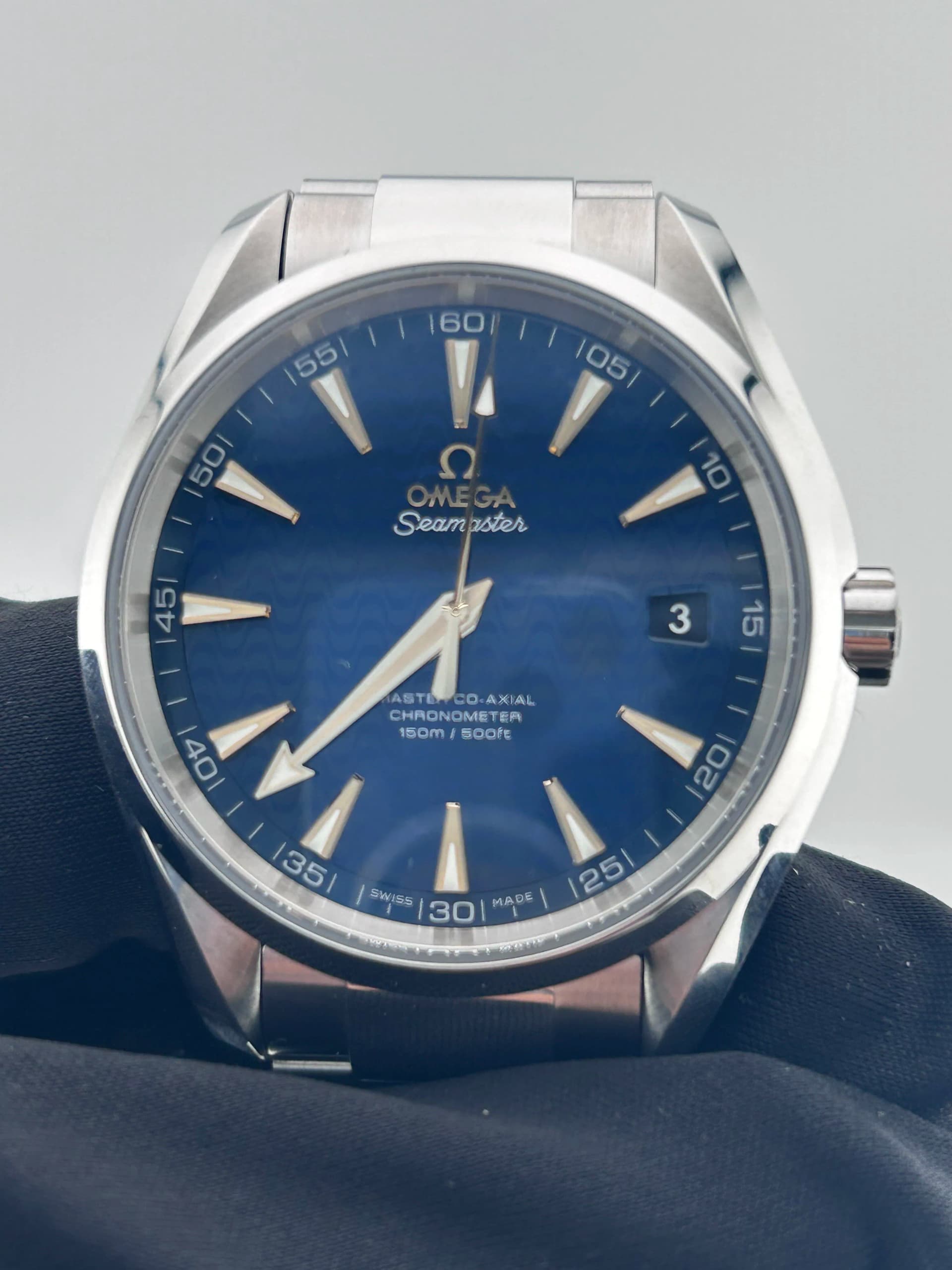 Omega Aqua Terra, view 3