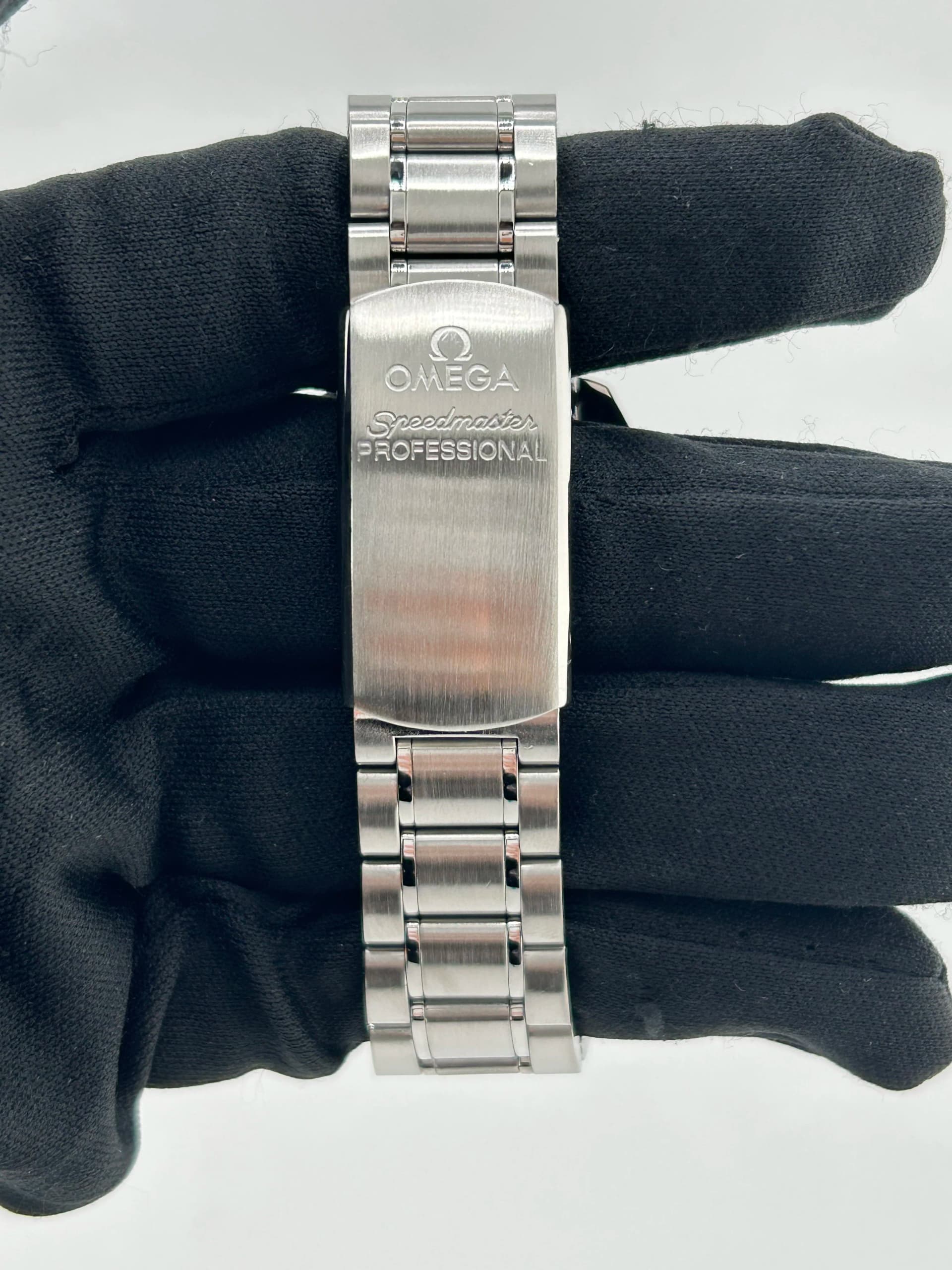 Omega Speedmaster Moonwatch, view 5