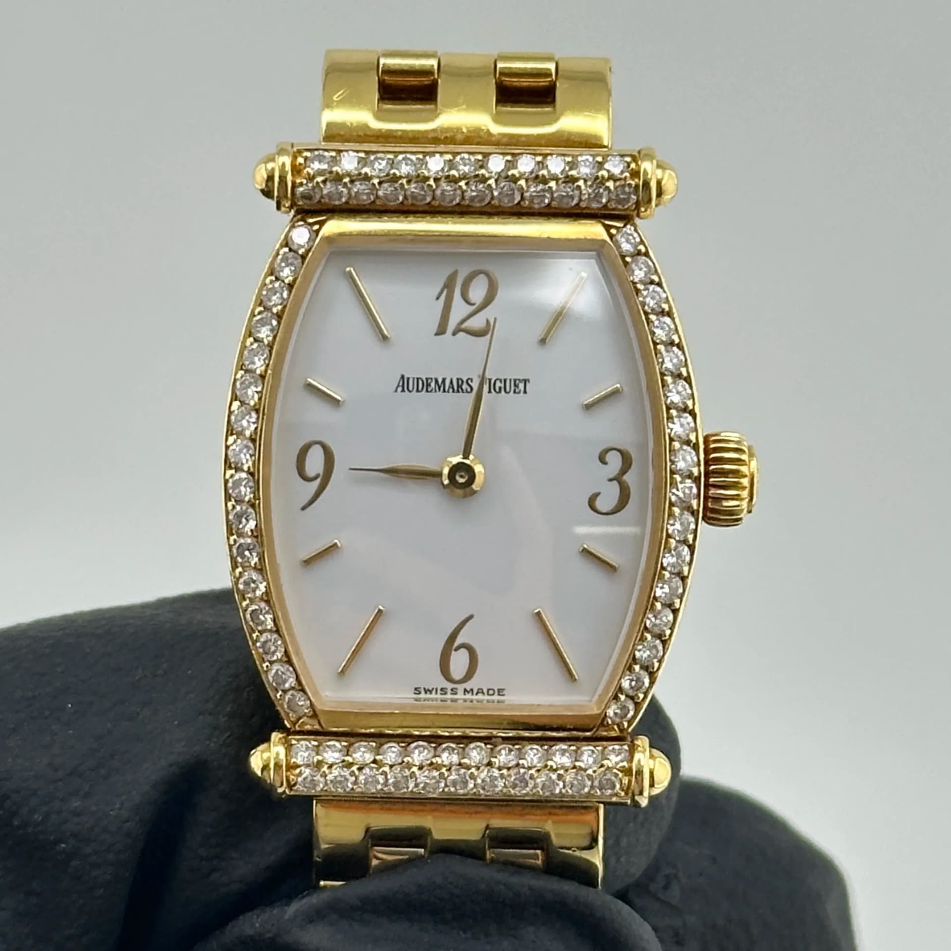 Audemars Piguet Carnegie, view 3