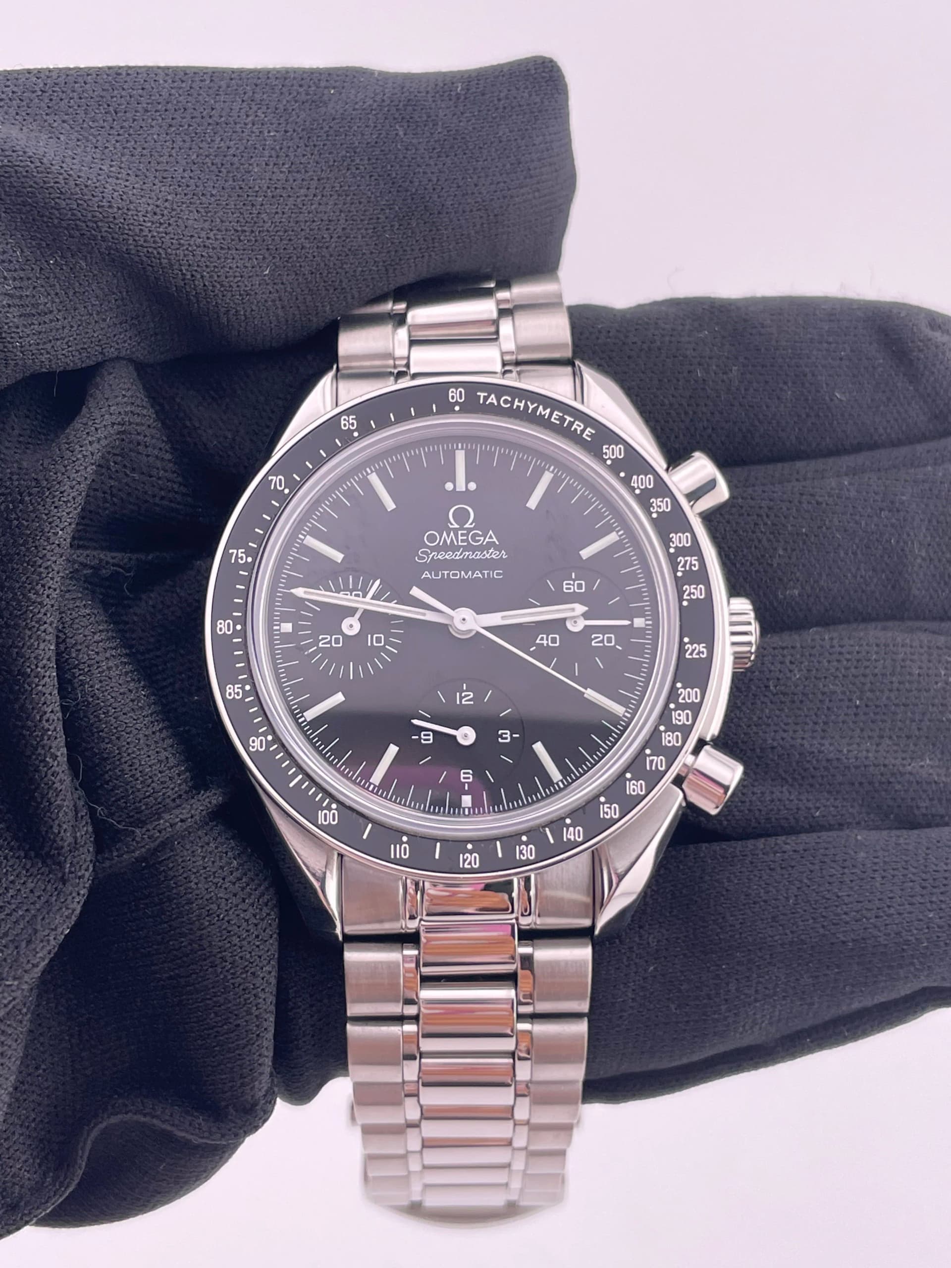 Omega Speedmaster, view 3