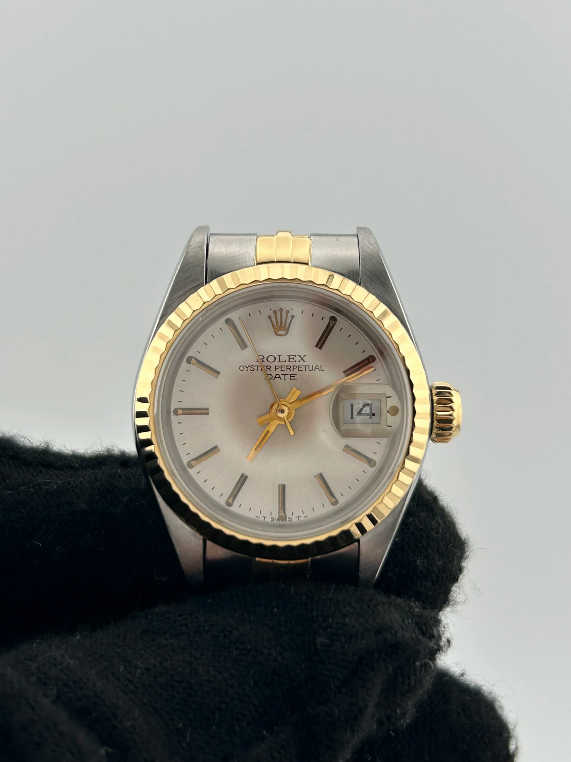 Rolex Oysterdate, view 4
