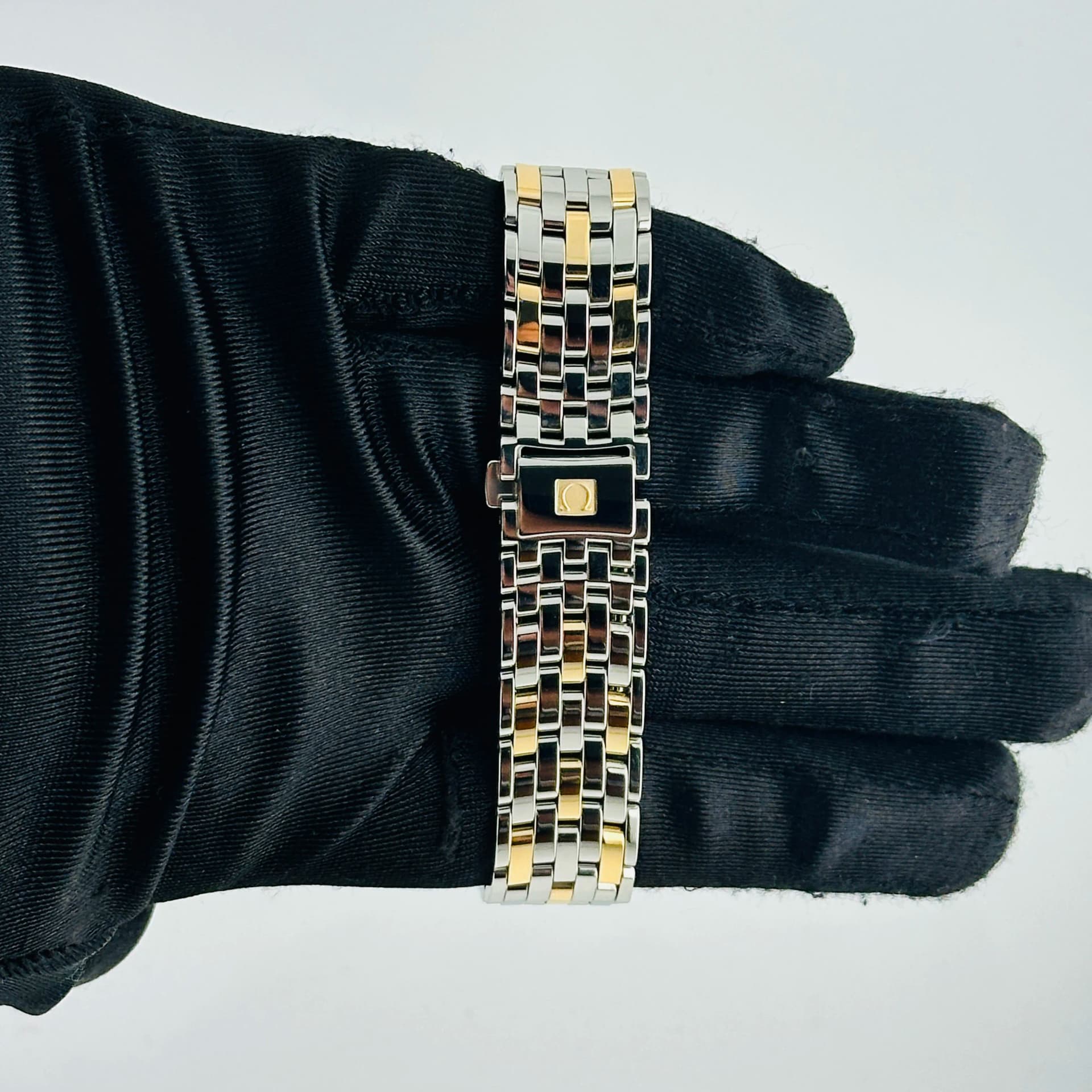 Omega De Ville, view 4