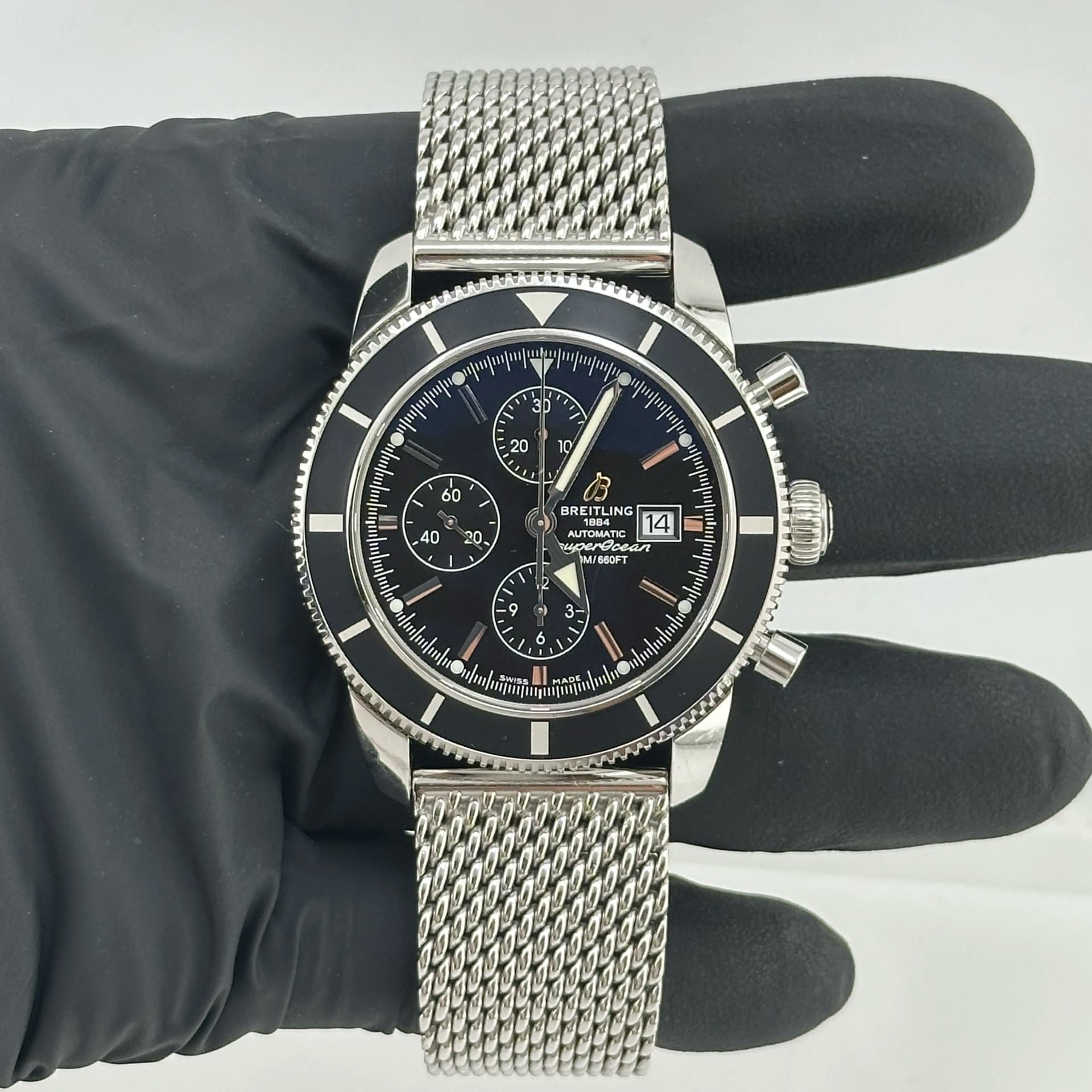 Breitling Superocean Heritage Chrono, view 3