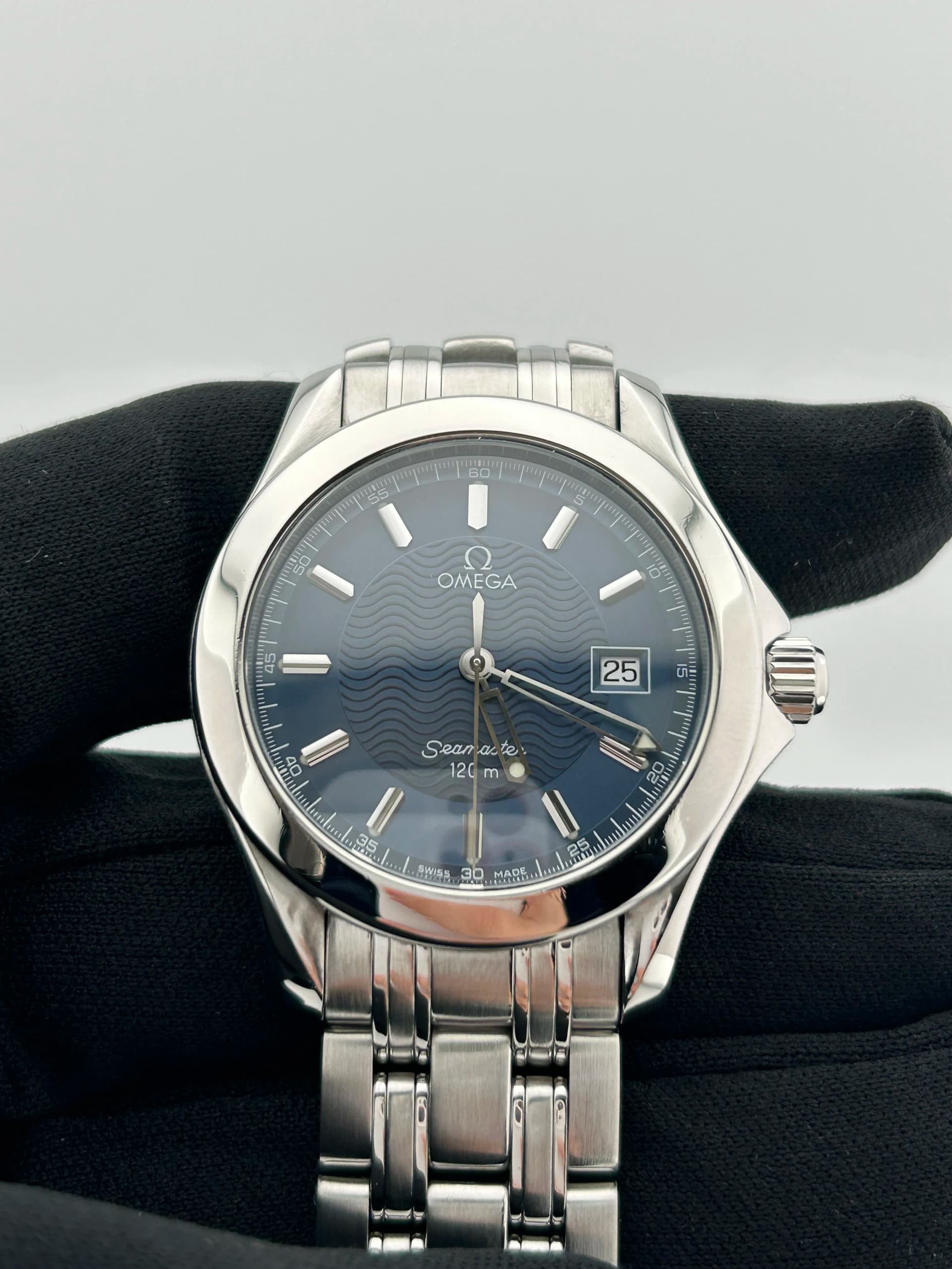 Omega Seamaster, view 4