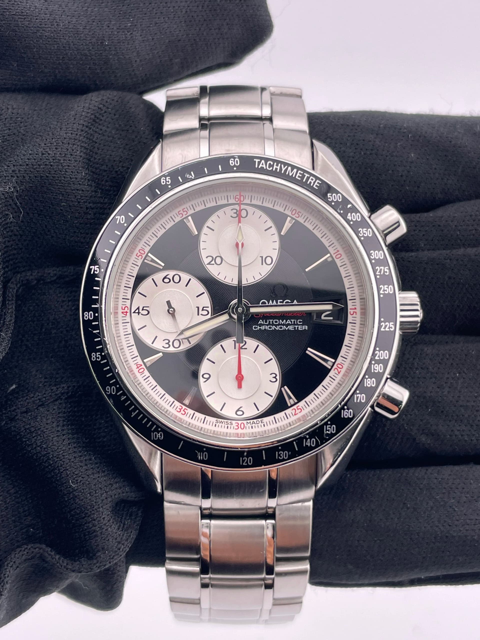 Omega Speedmaster Date, view 3
