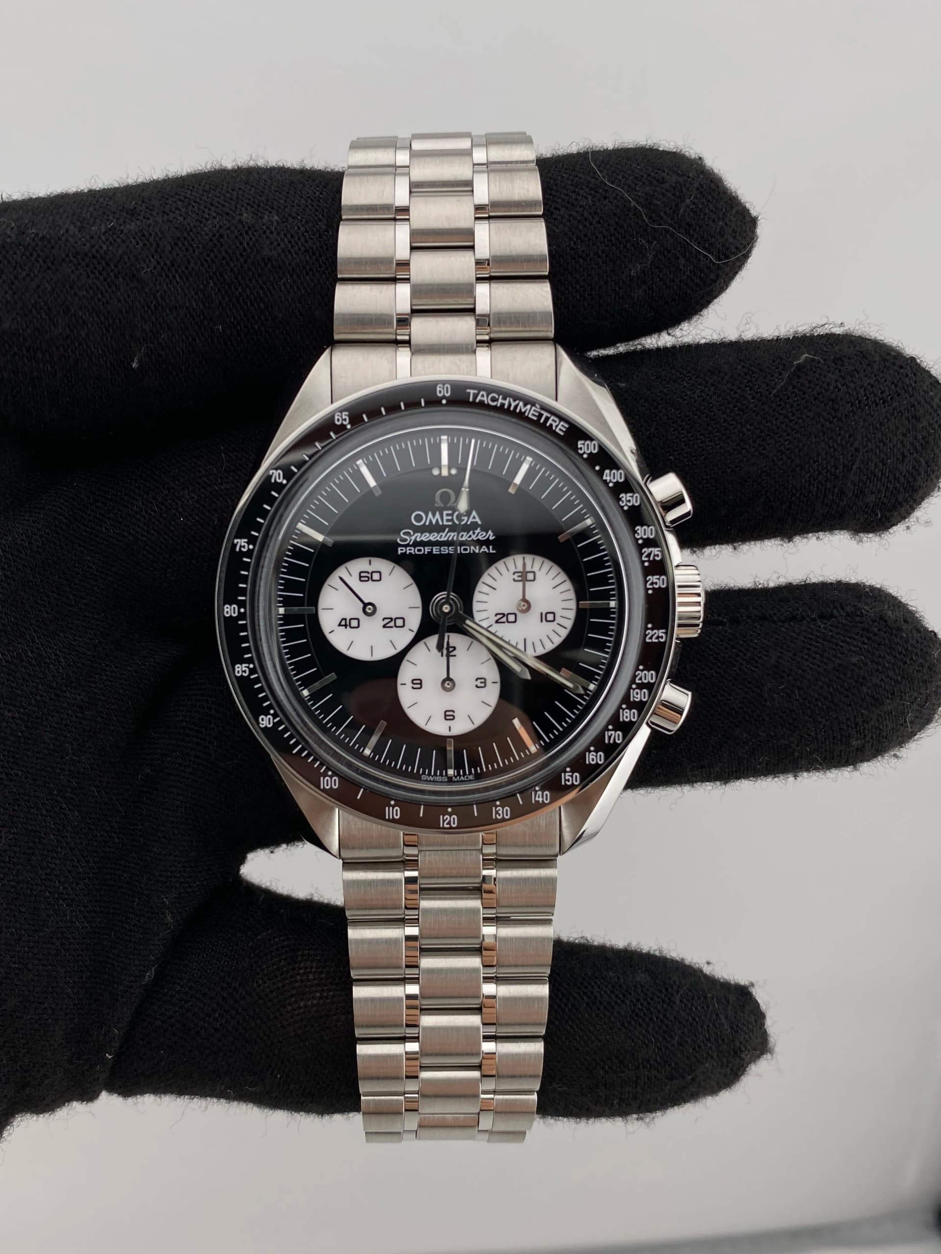 Omega Speedmaster Moonwatch Professional, view 3
