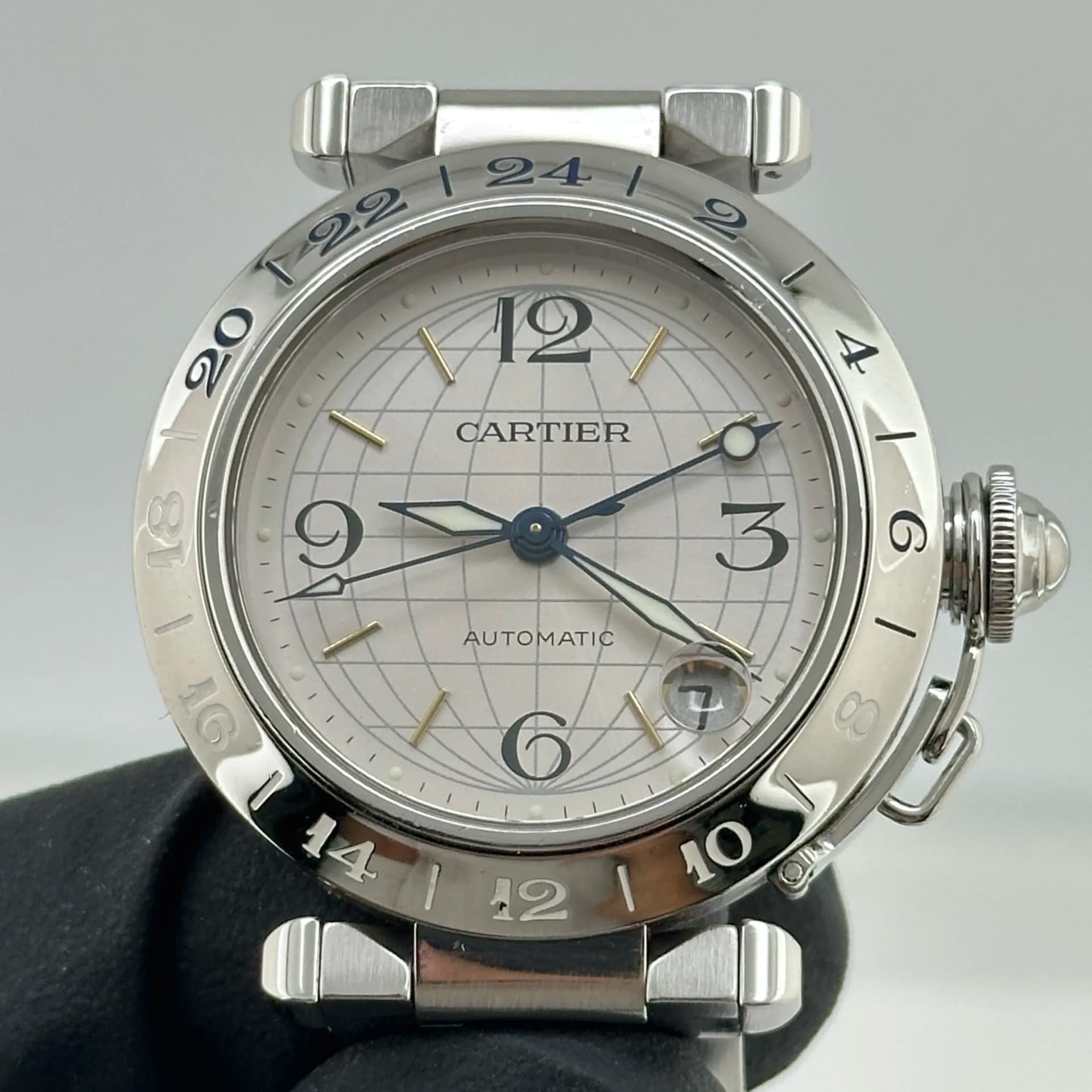 Cartier Pasha Gmt, view 4
