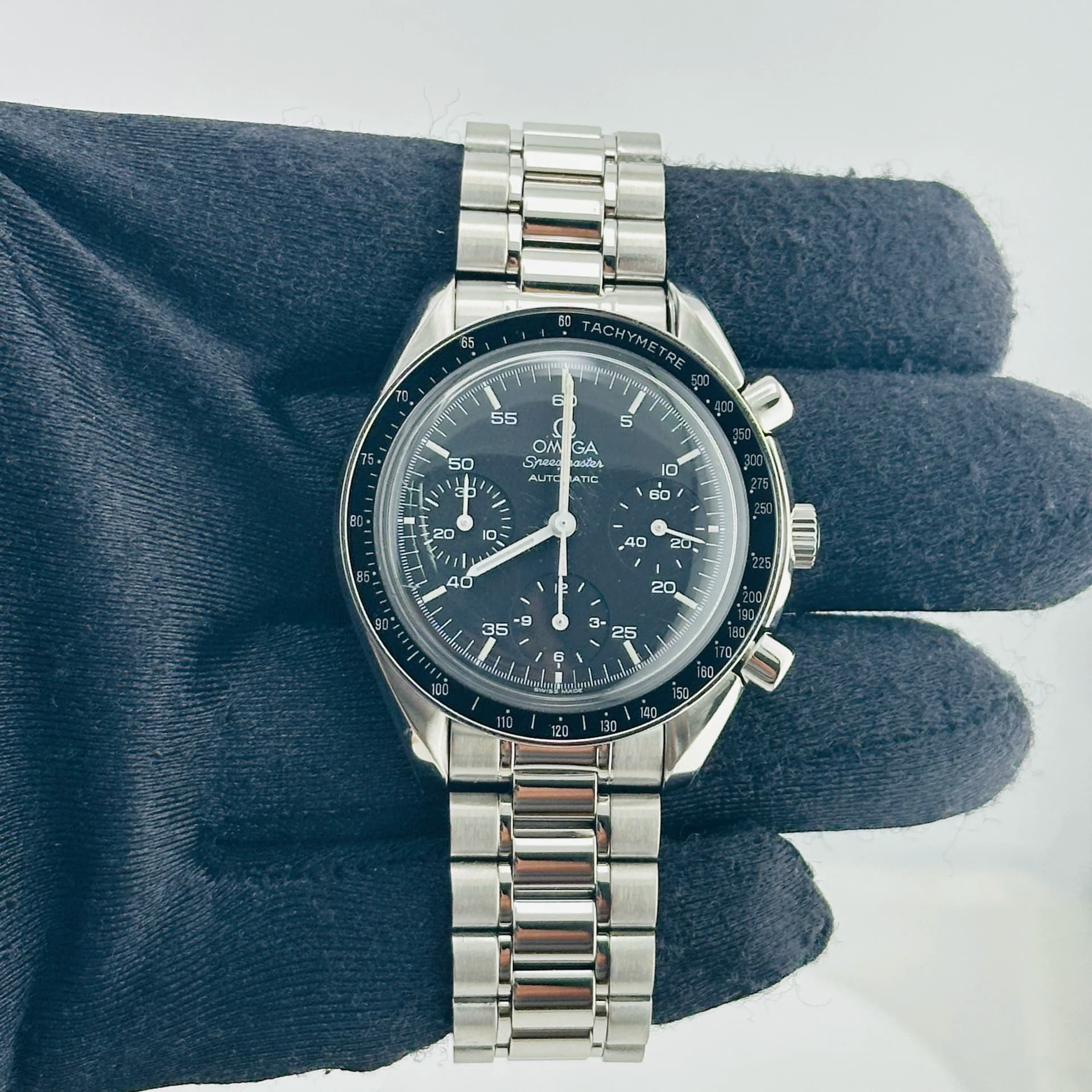 Omega Speedmaster, view 3