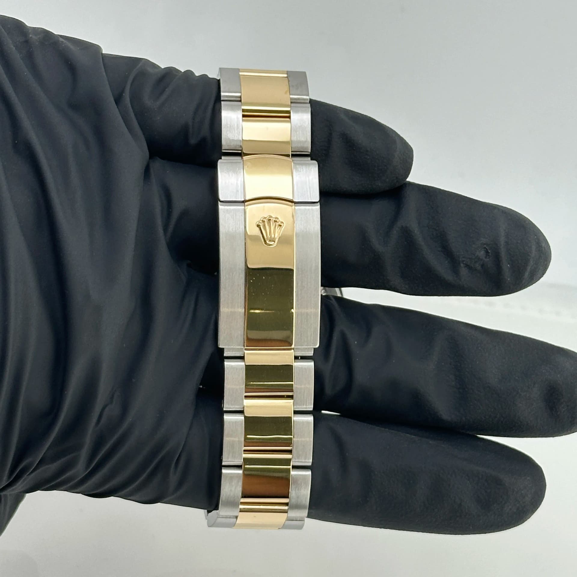 Rolex Sky-Dweller, view 5