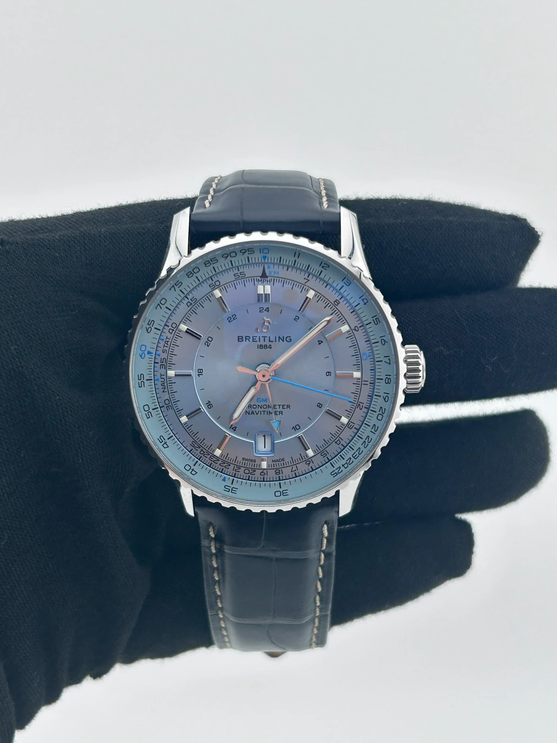 Breitling Navitimer Automatic Gmt, view 3