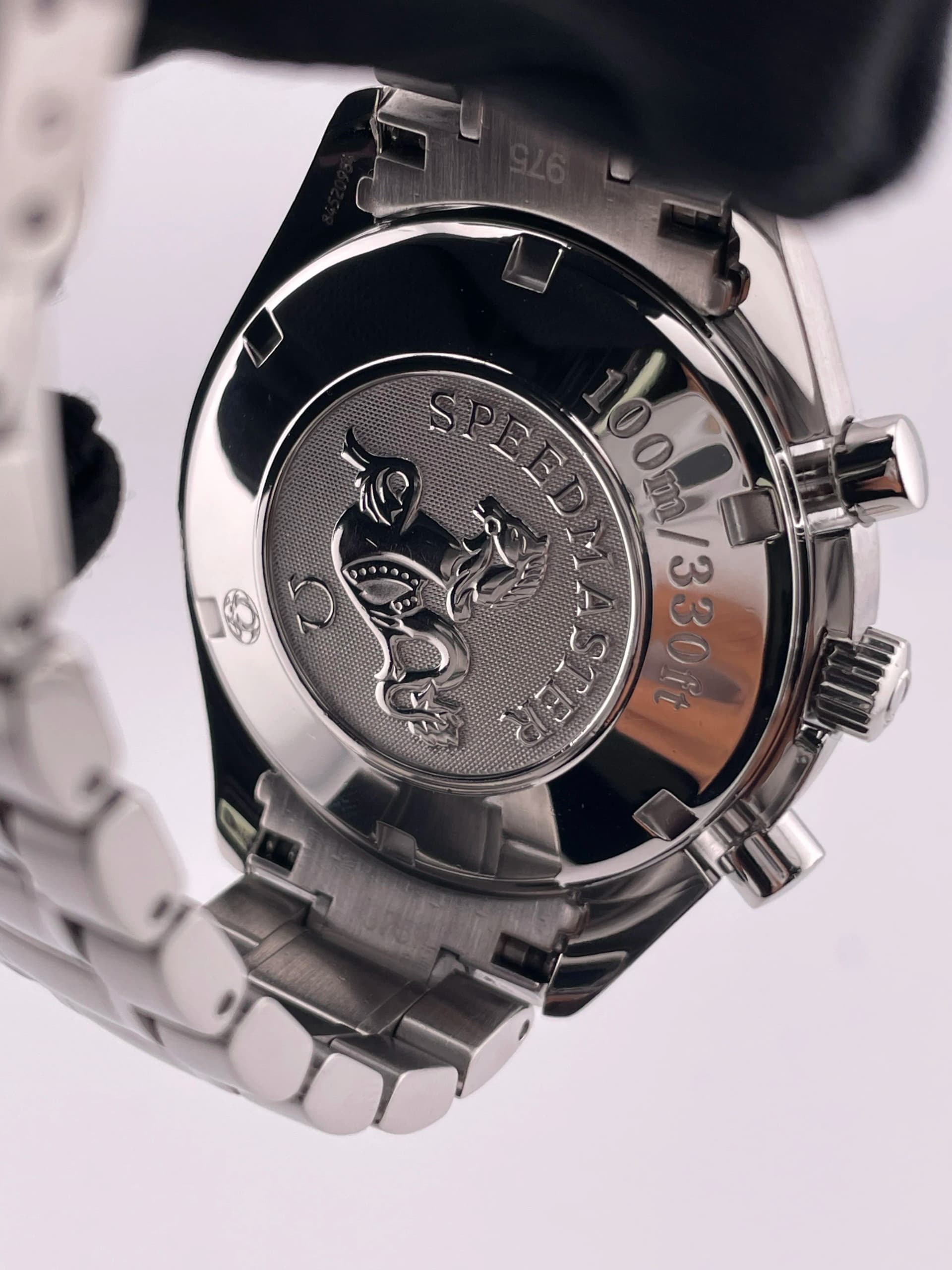 Omega Speedmaster Date, view 5