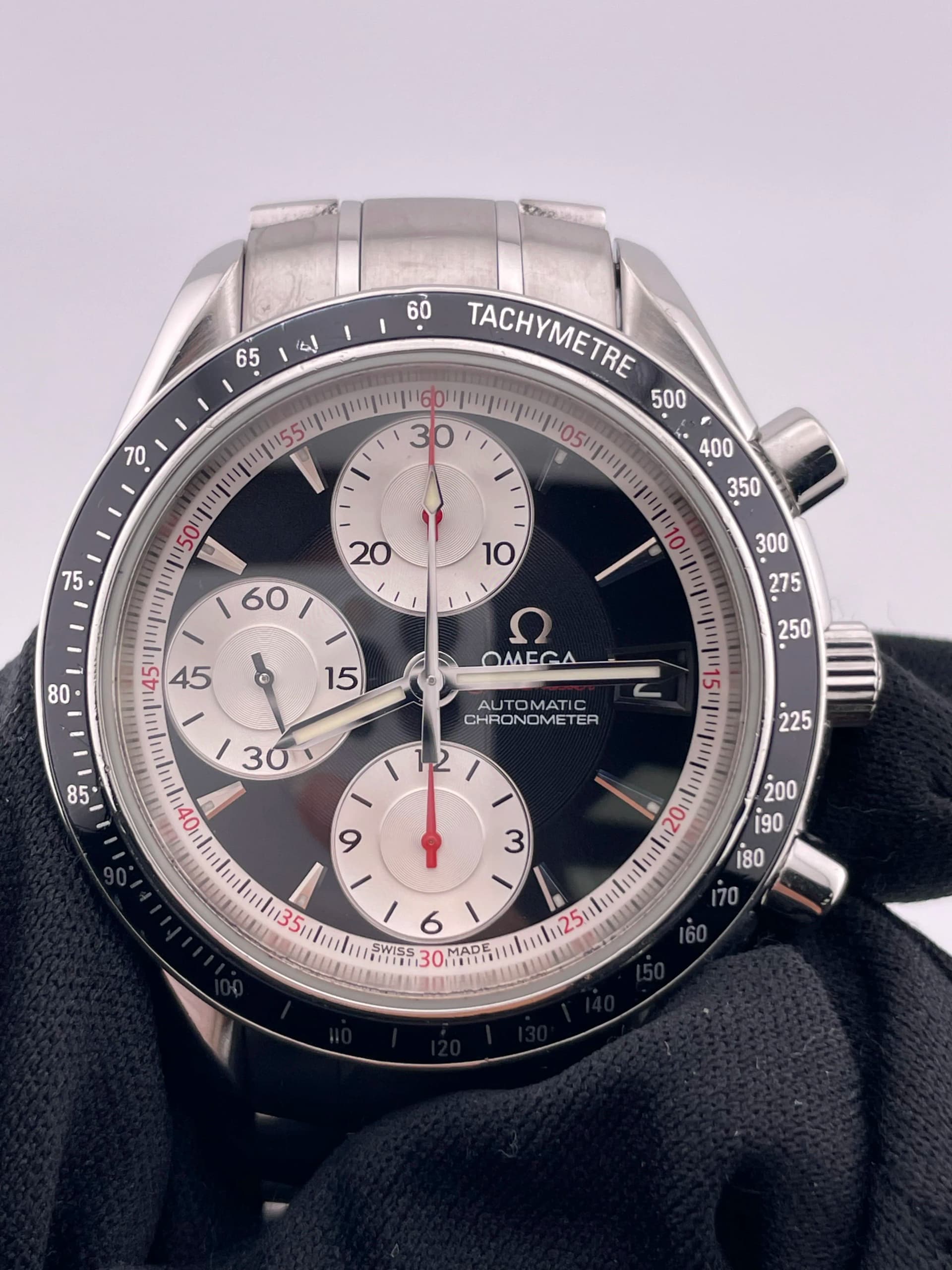 Omega Speedmaster Date, view 4