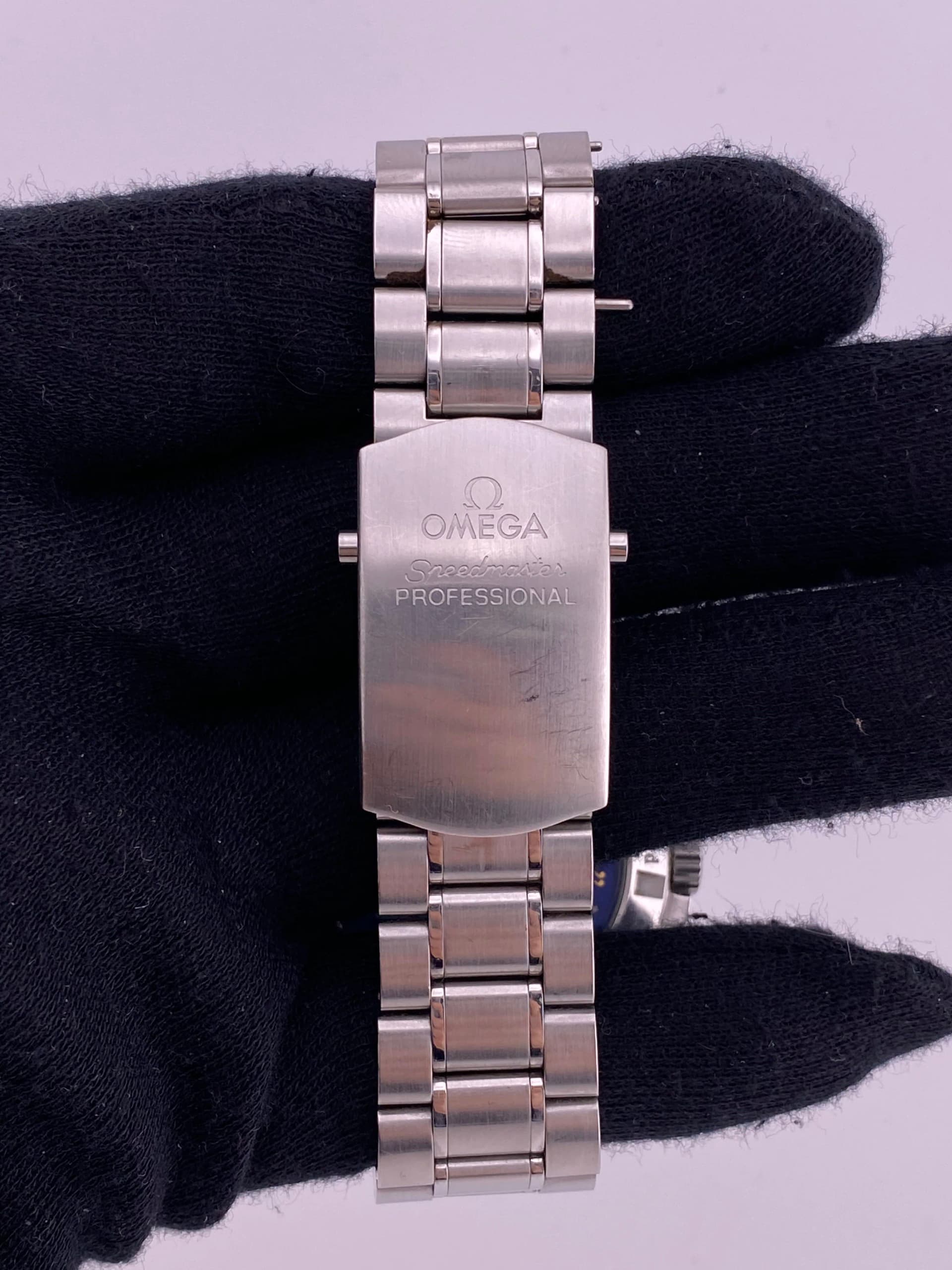 Omega Speedmaster Moonwatch "snoopy", view 5