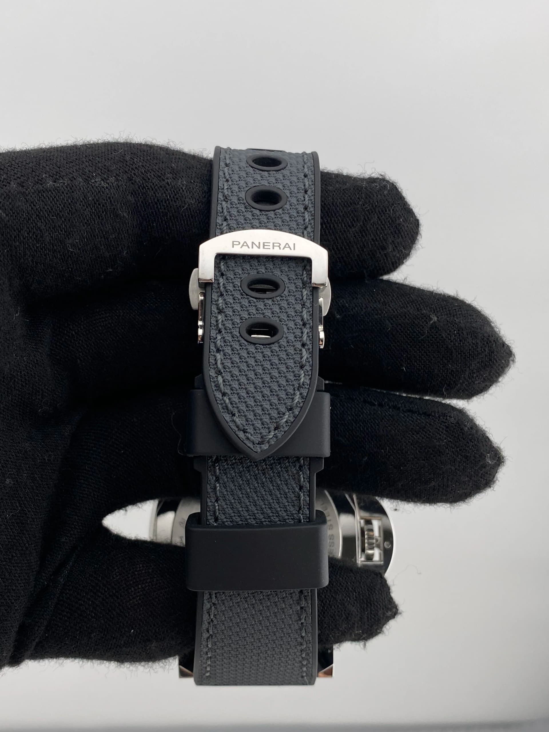 Panerai Luminor Due Luna Rossa, view 5