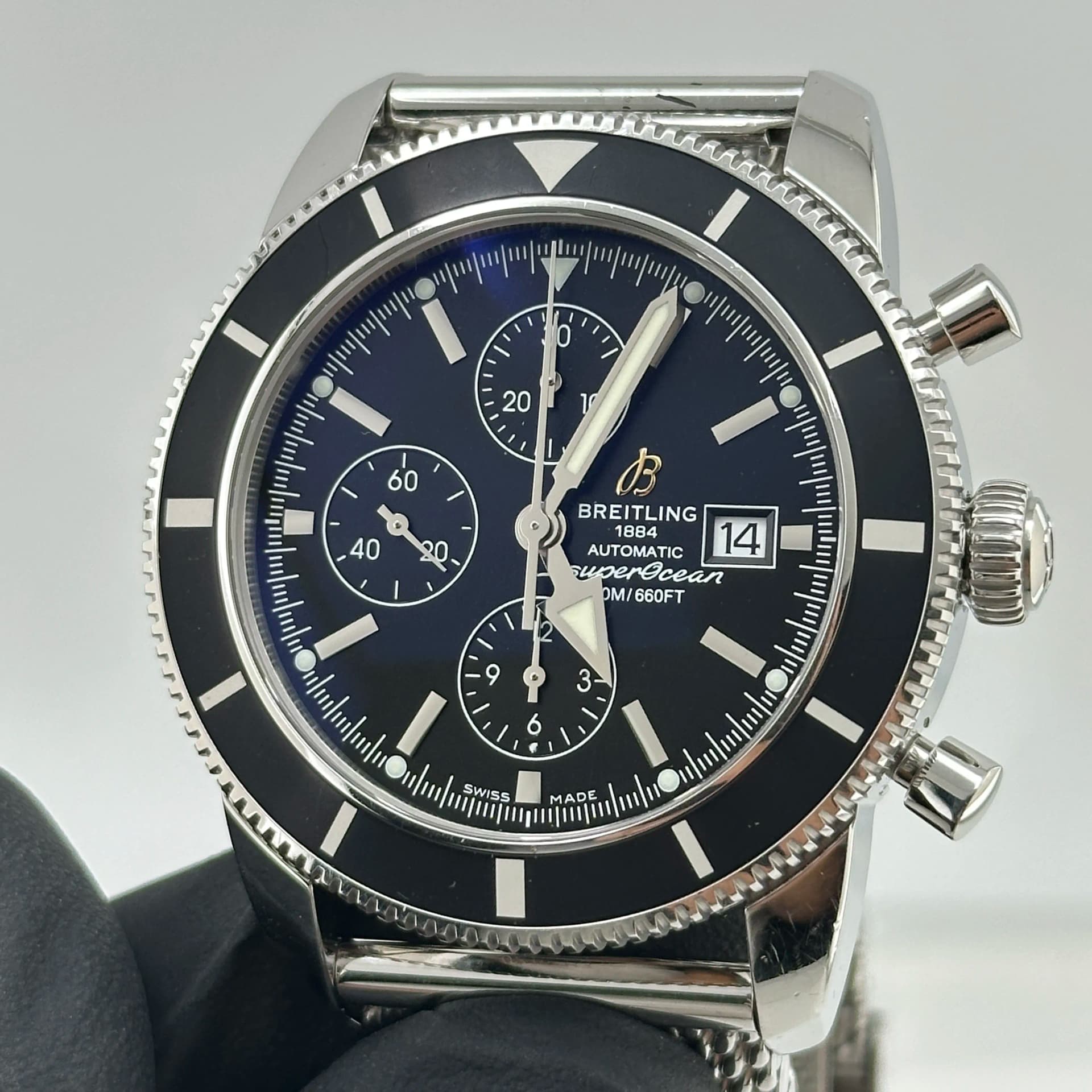 Breitling Superocean Heritage Chrono, view 5