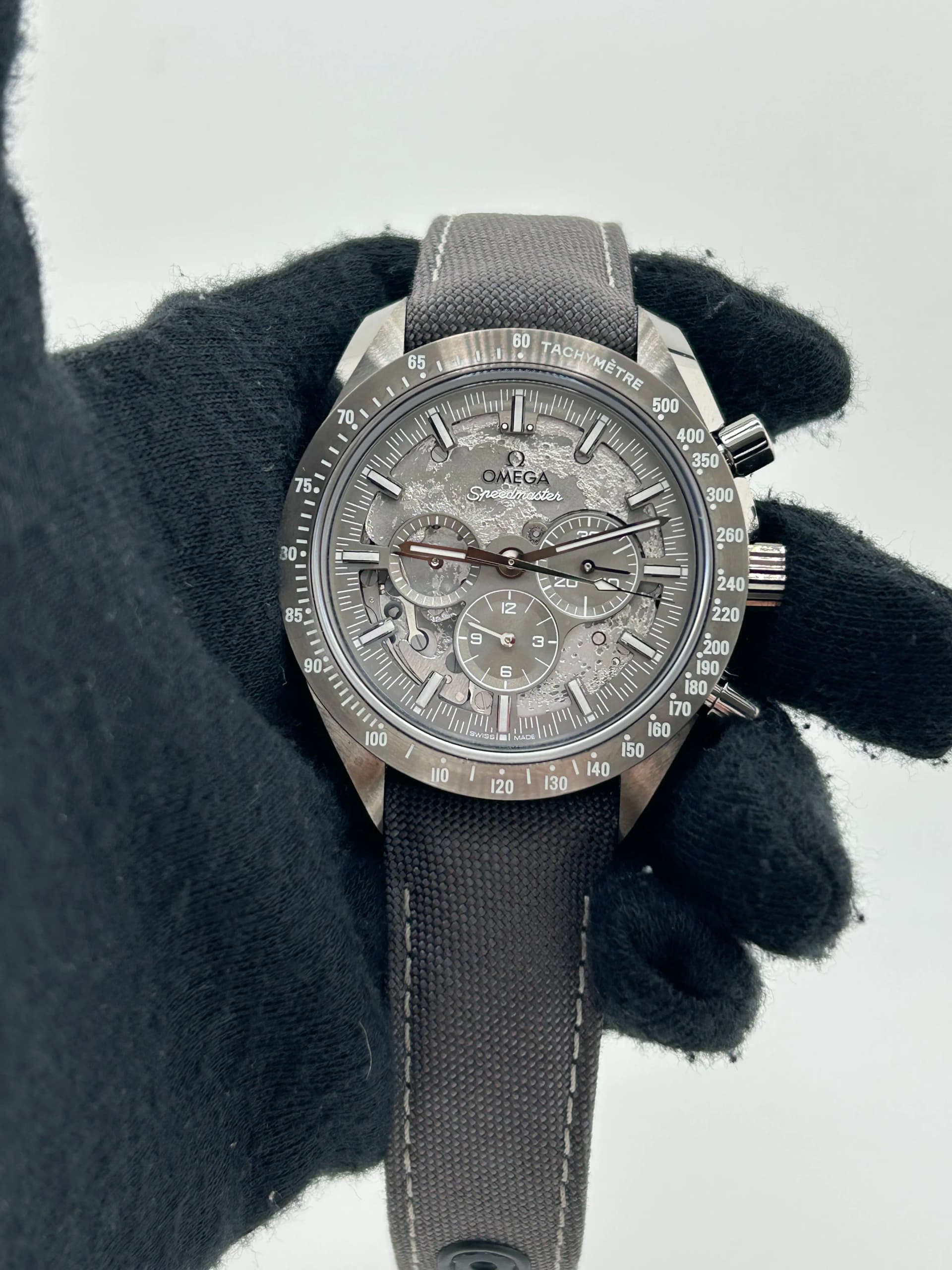Omega Speedmaster Grey Side Of The Moon, view 3