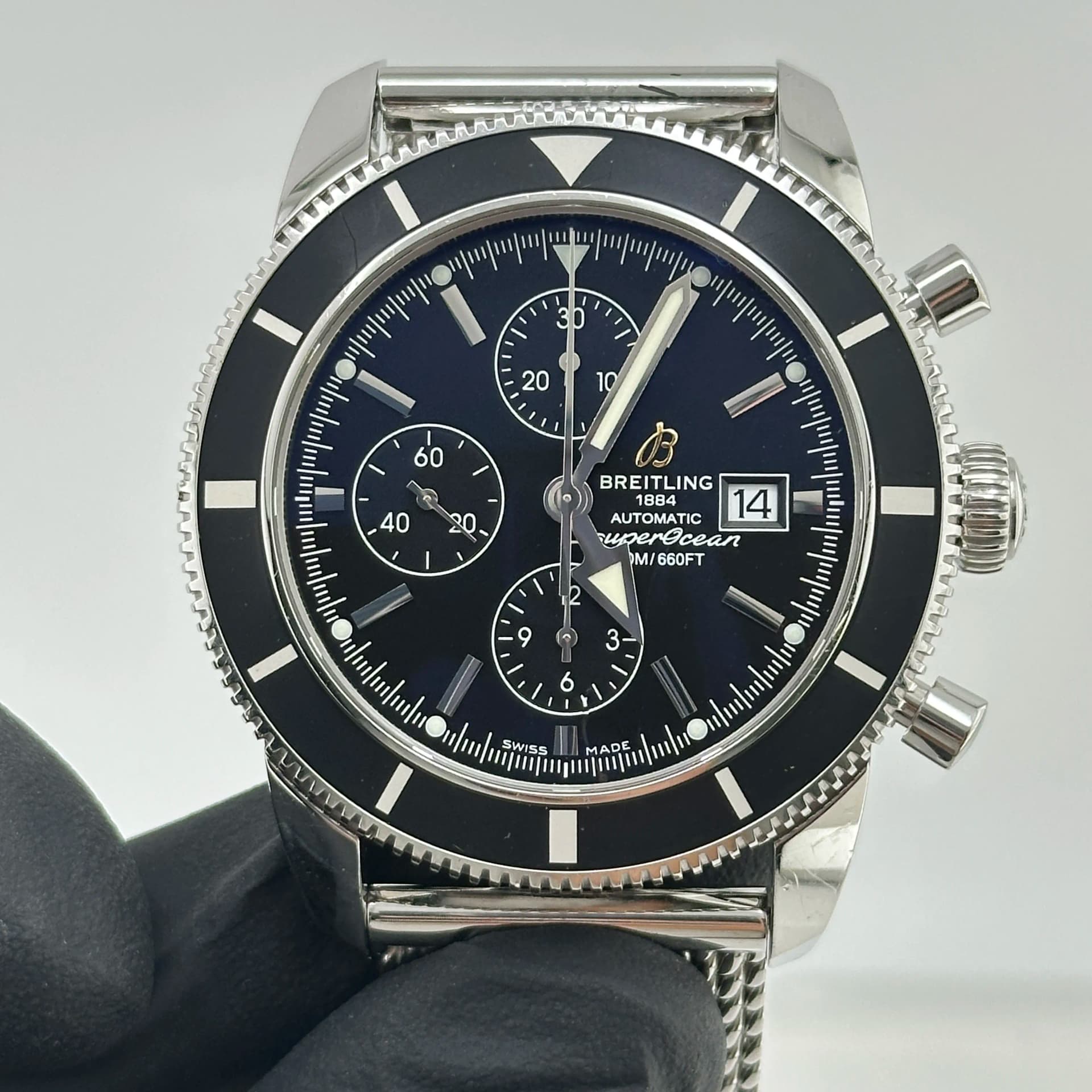Breitling Superocean Heritage Chrono, view 4