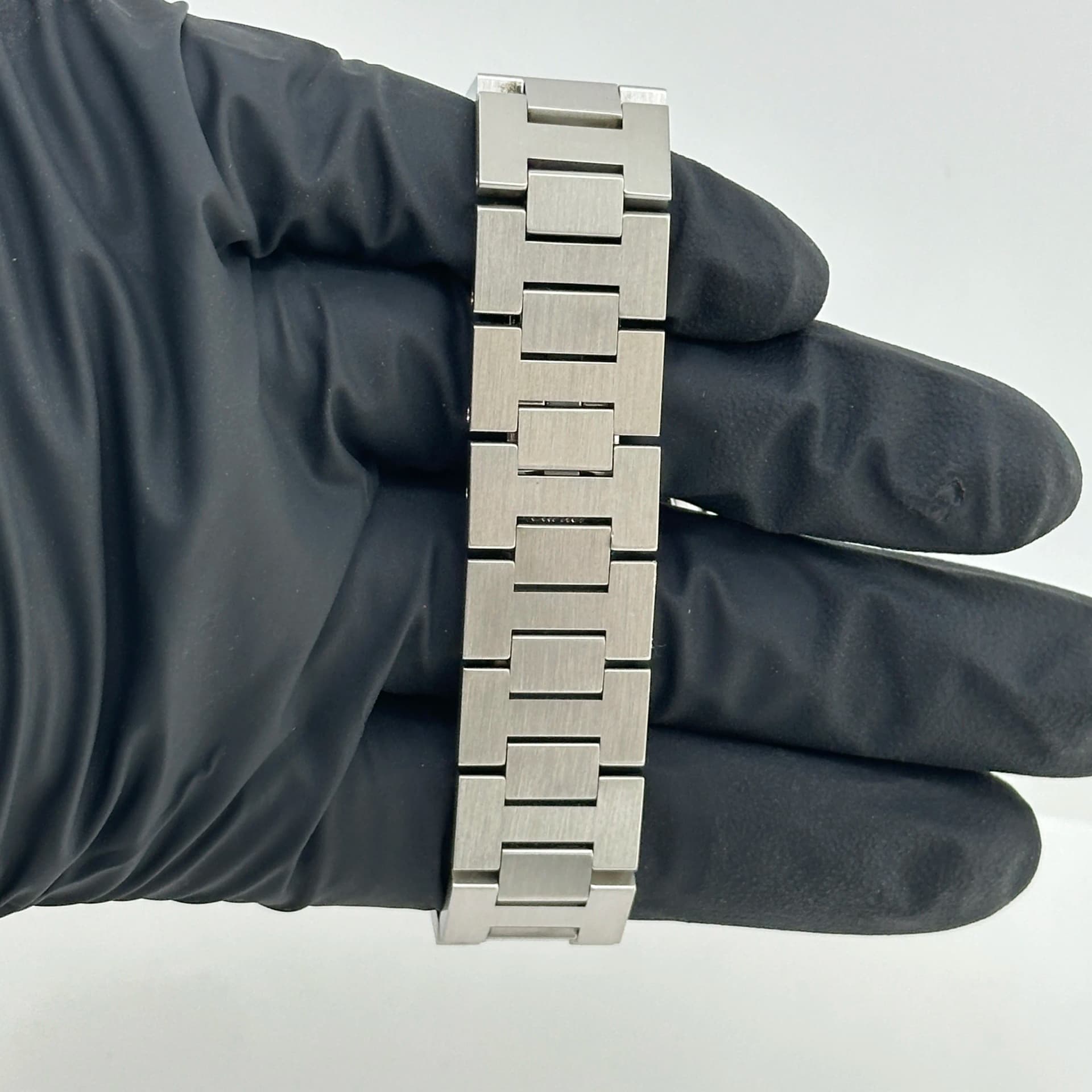 Cartier Pasha Gmt, view 5