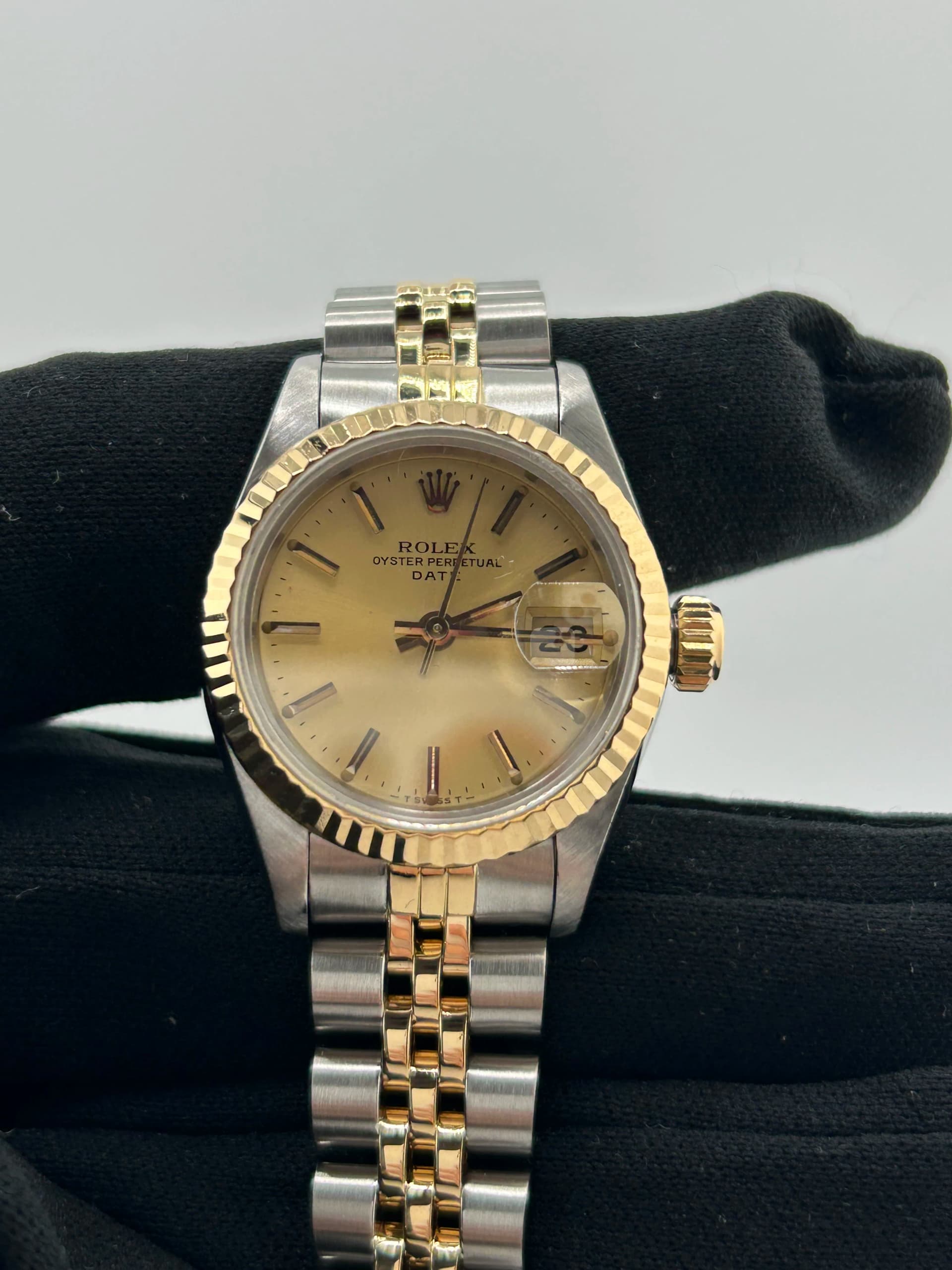 Rolex Oysterdate, view 4