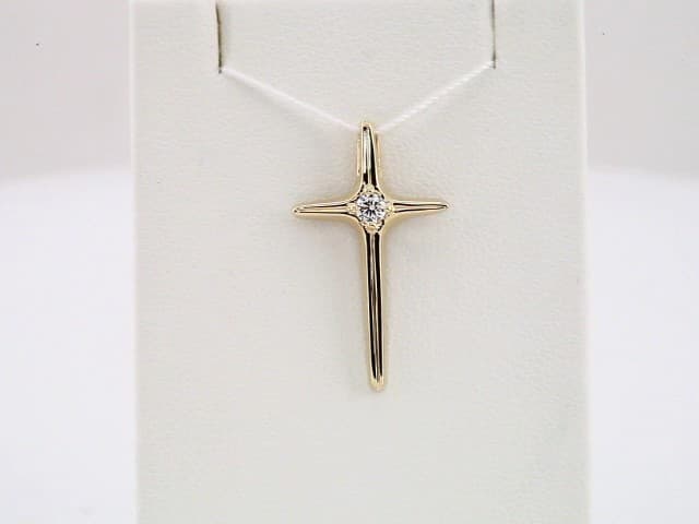 Solitaire Cross Pendant view 3