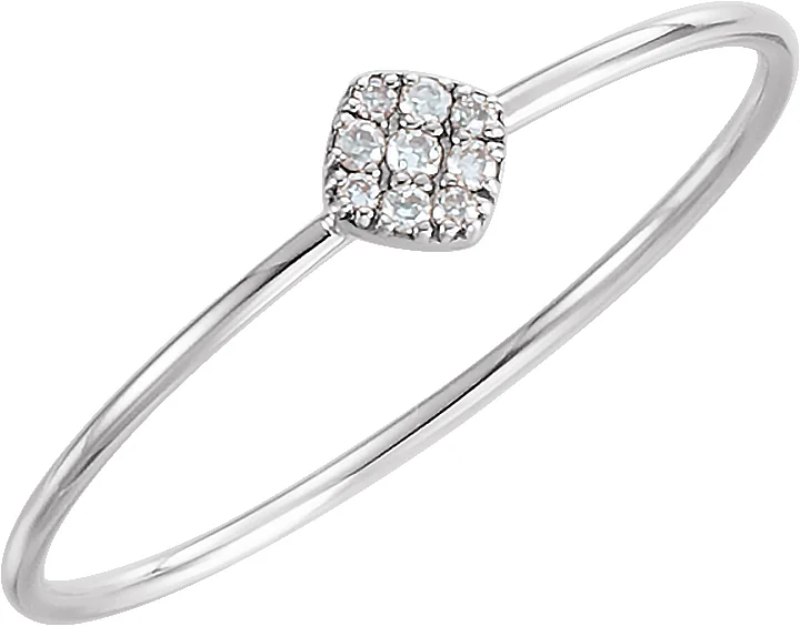Petite Cluster Ring