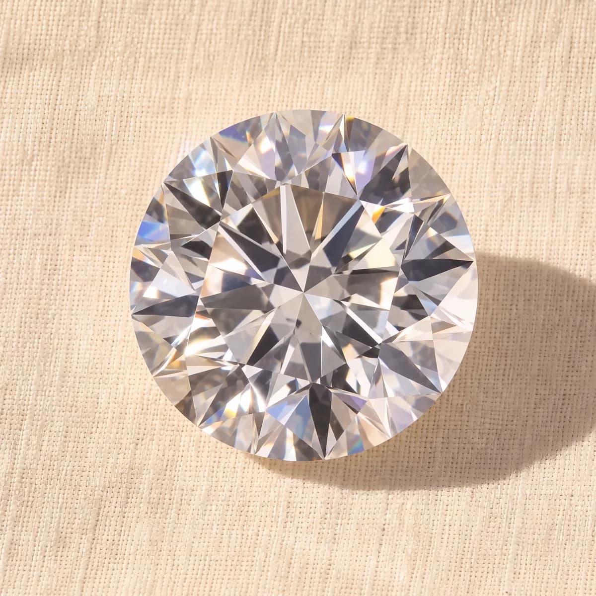Loose natural diamond, close up, ATL Luxury Jewelry, Atlanta