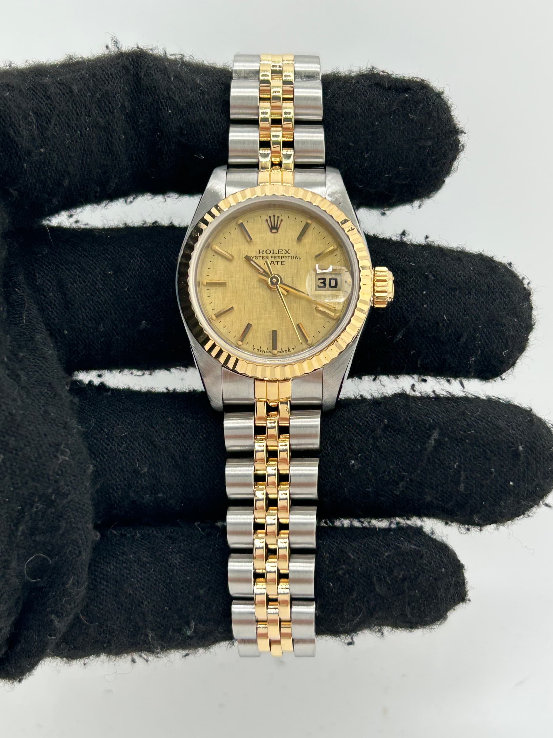 Rolex Oysterdate, view 3