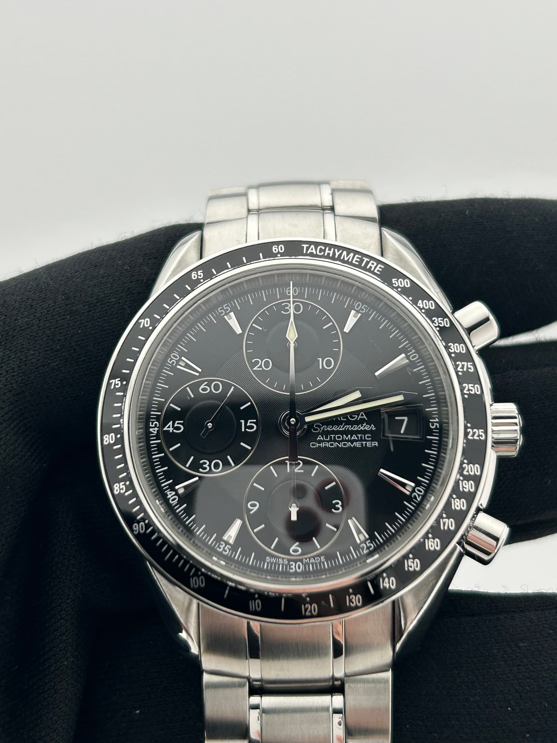 Omega Speedmaster Date, view 4