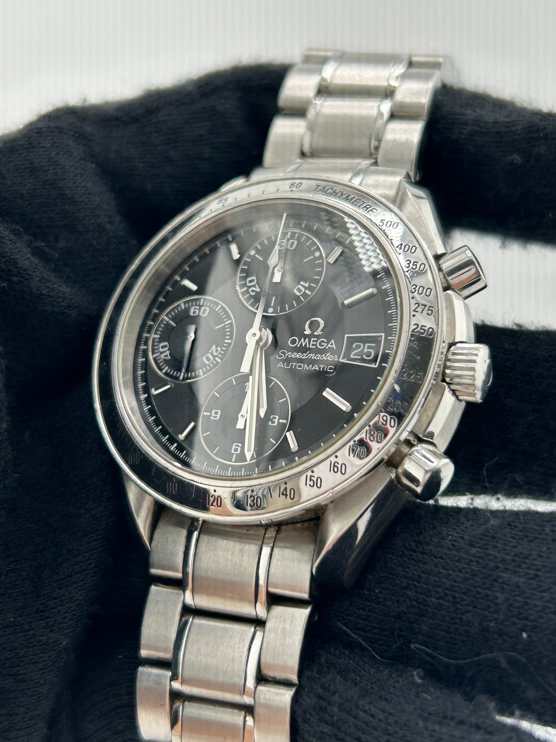 Omega Speedmaster, view 4