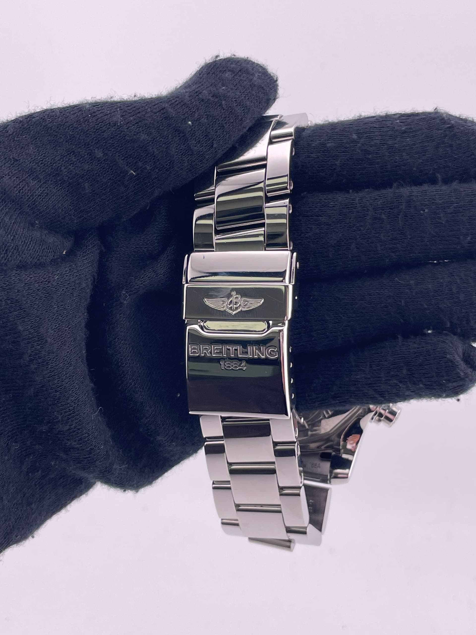 Breitling Super Avenger Ii, view 5