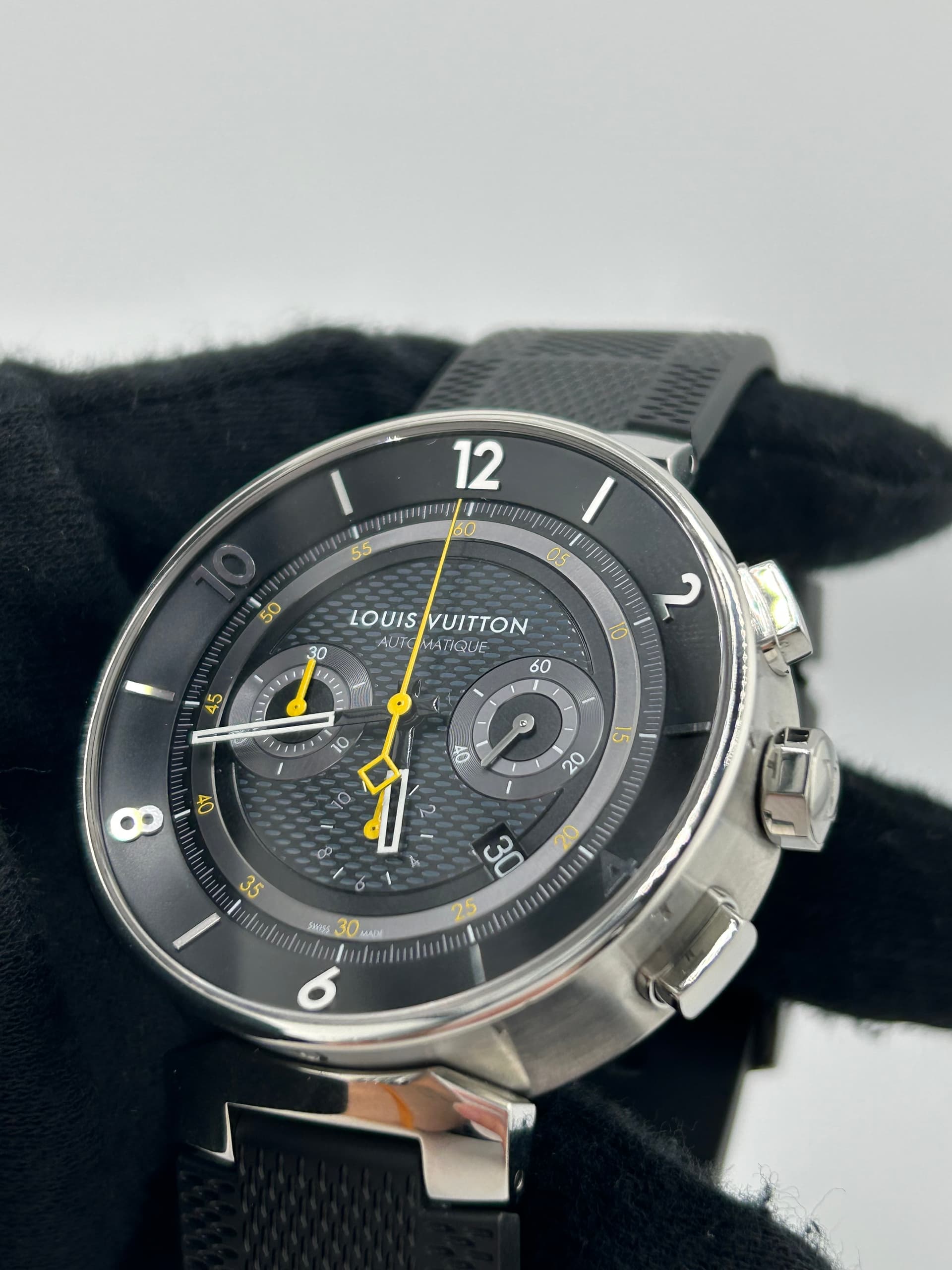 Louis Vuitton Tambour Moon, view 4