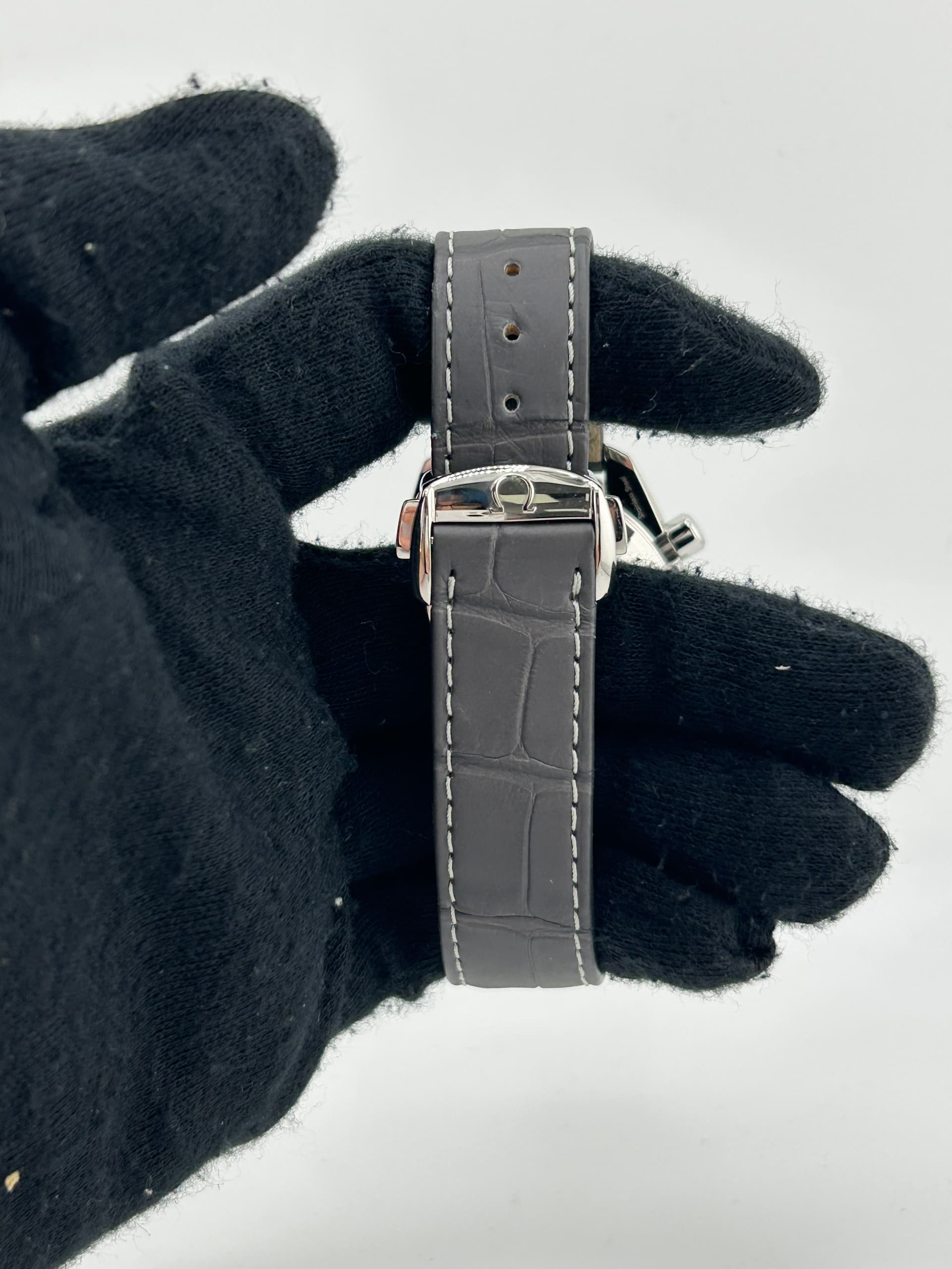 Omega Speedmaster Co-axial Chronograph, view 5