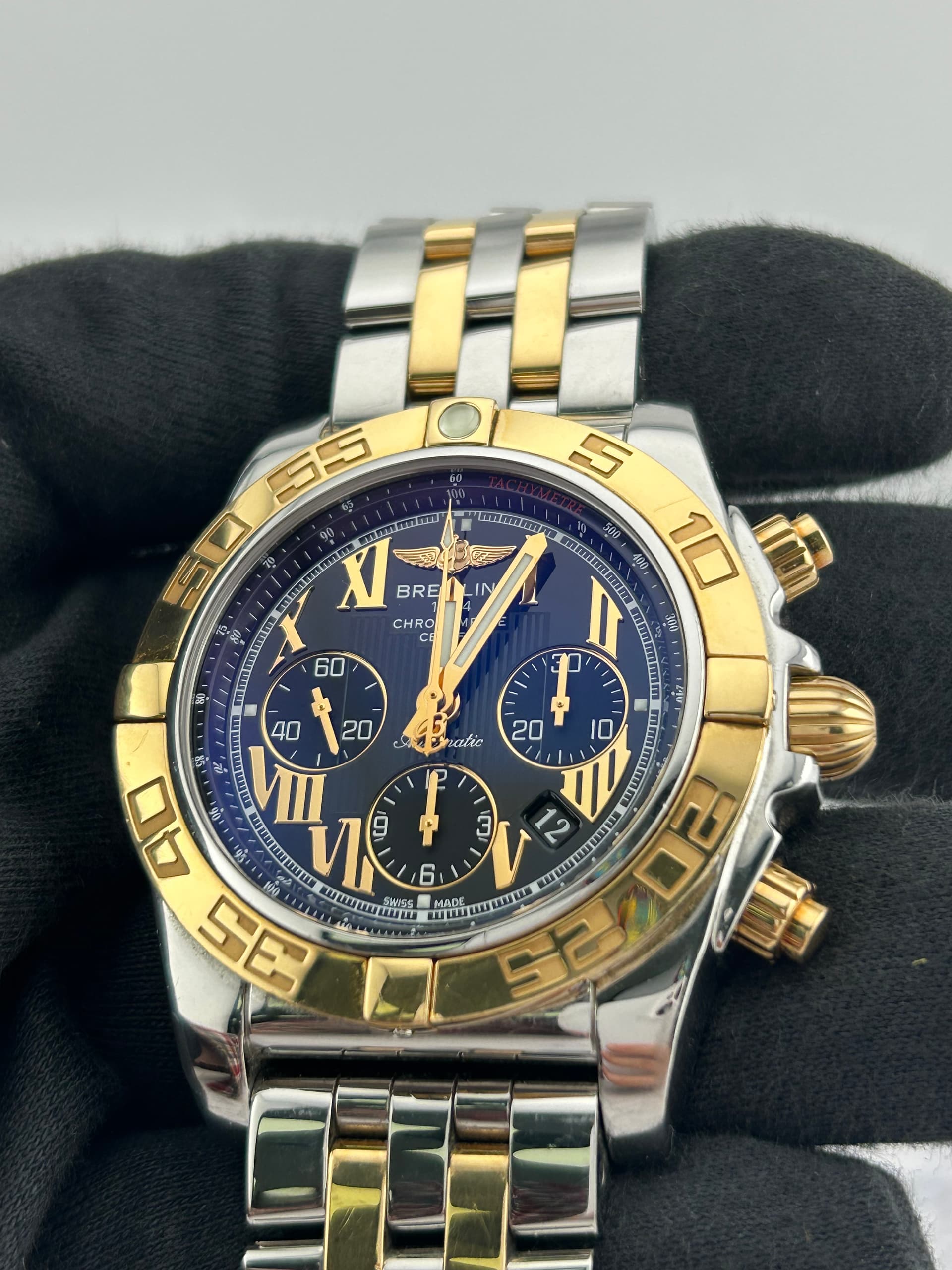 Breitling Chronomat, view 4