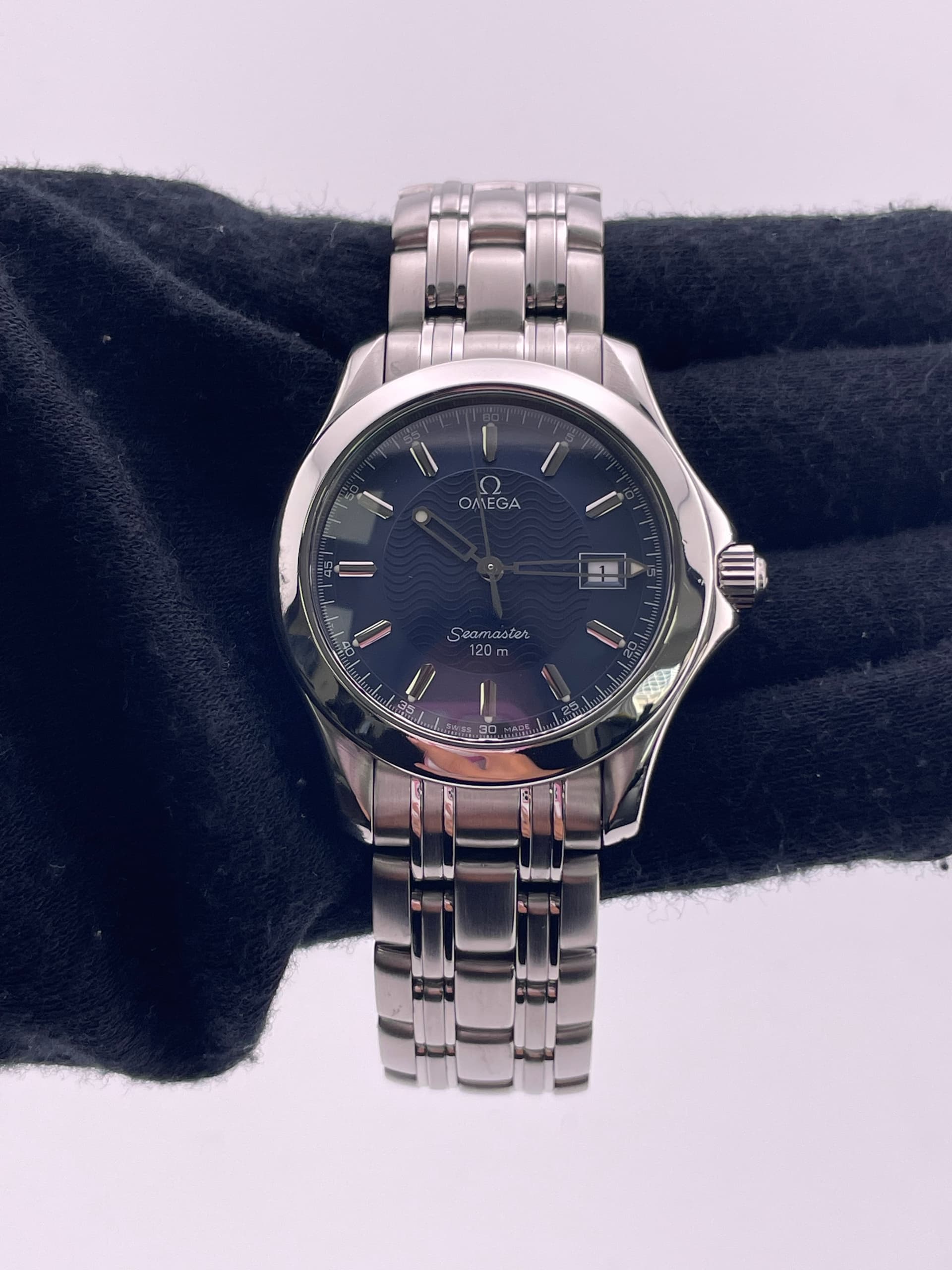 Omega Seamaster Date, view 3