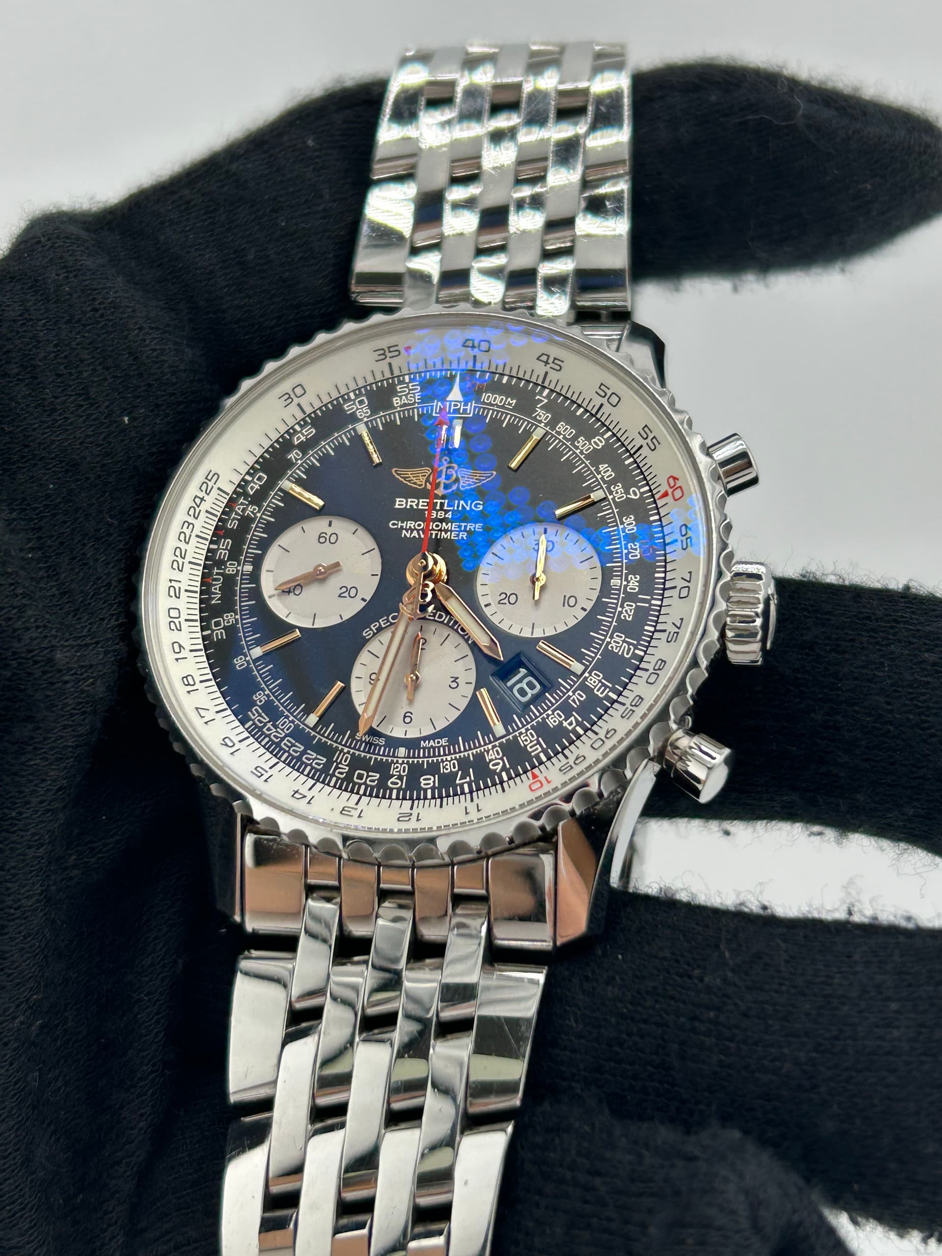 Breitling Navitimer, view 3