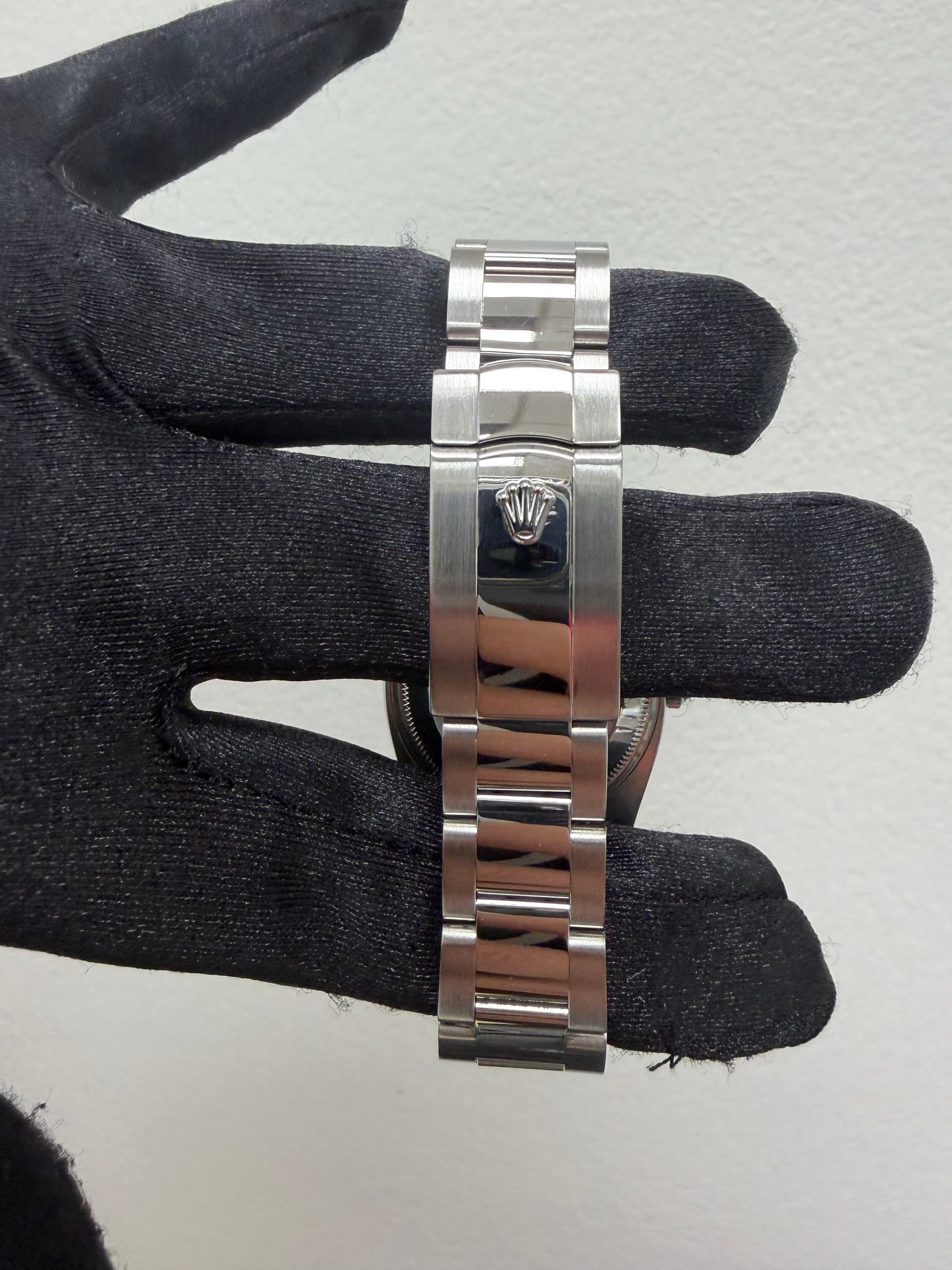 Rolex Oysterdate, view 4