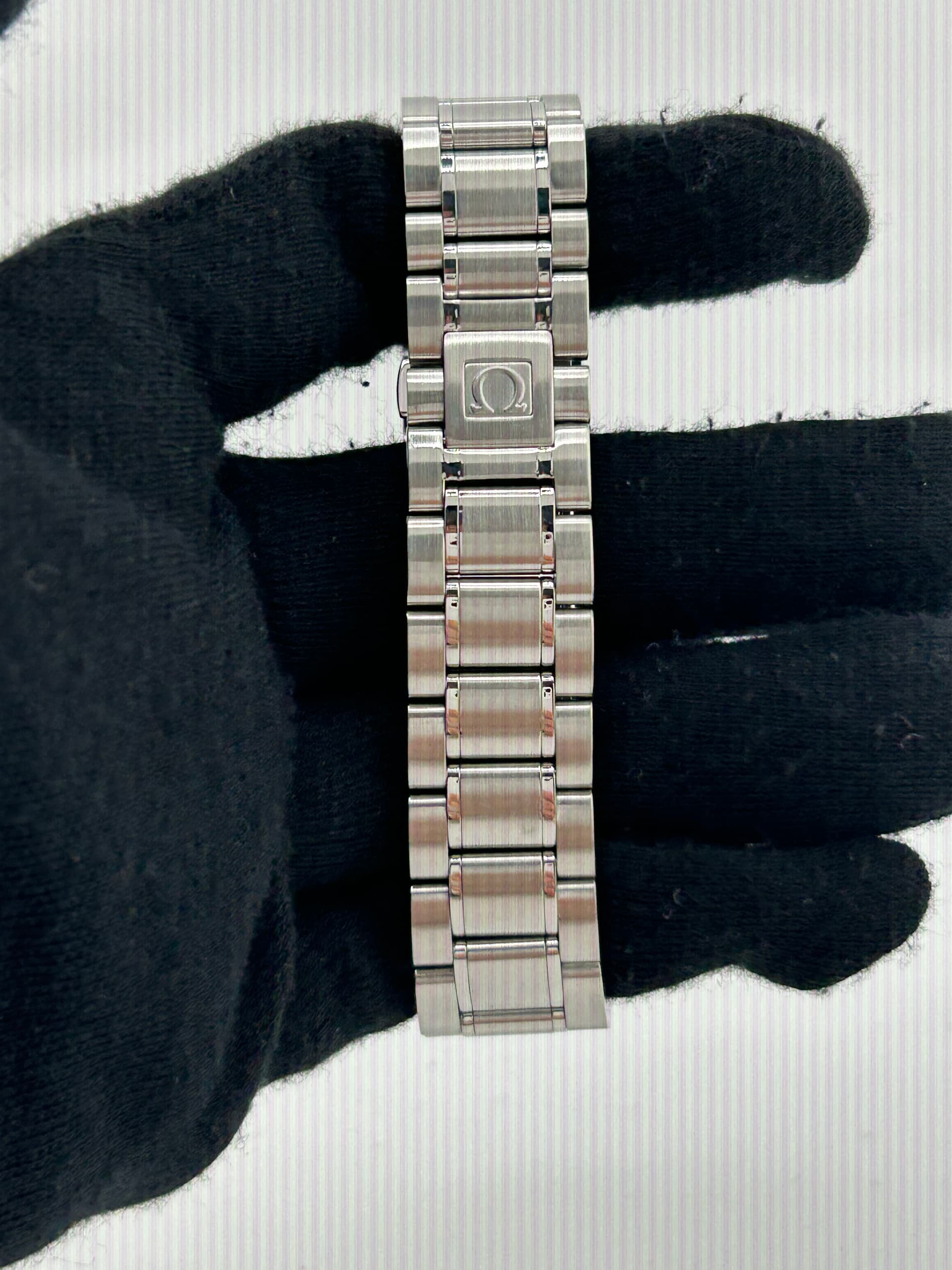 Omega Speedmaster Day-date, view 5