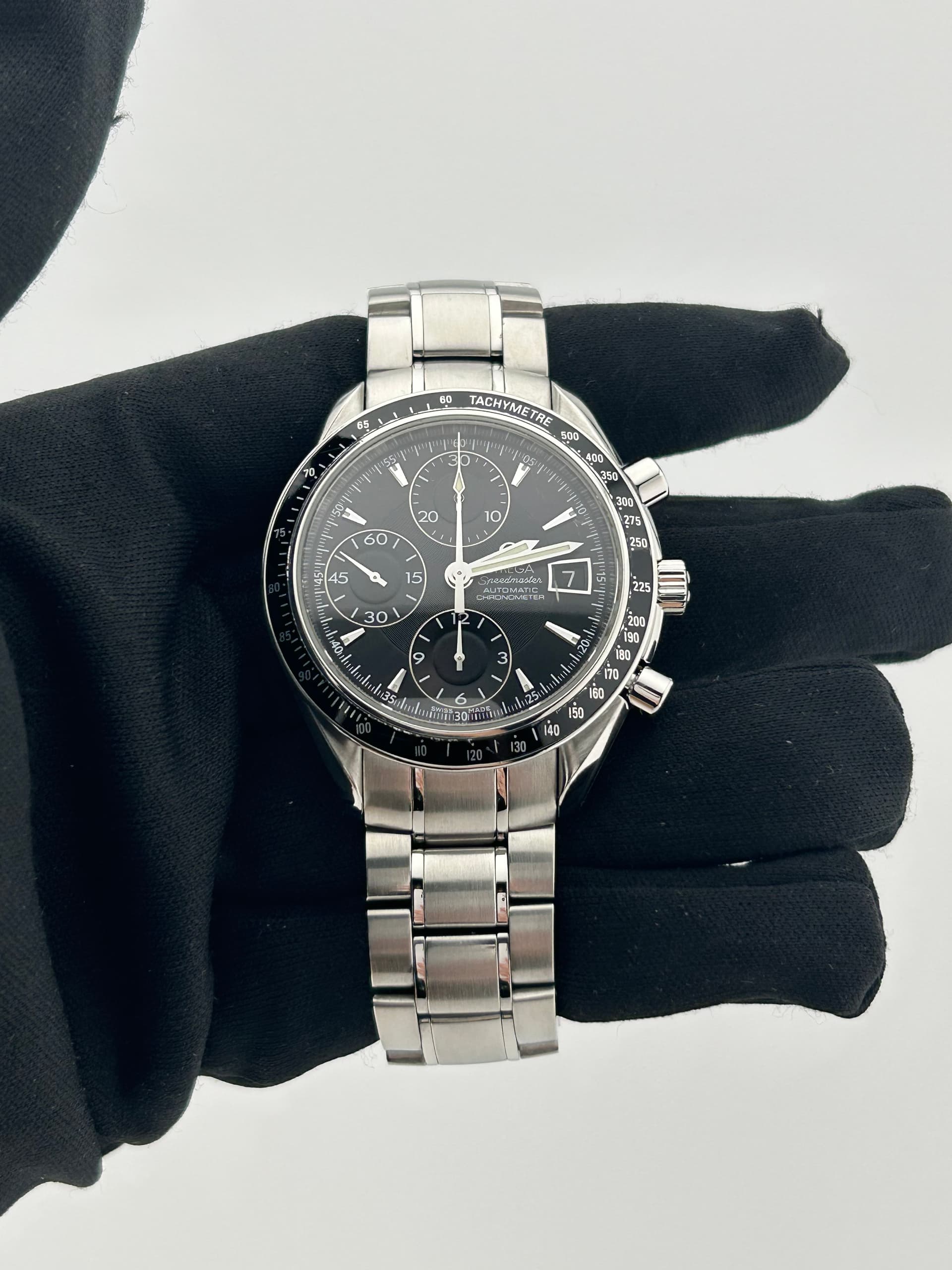 Omega Speedmaster Date, view 3
