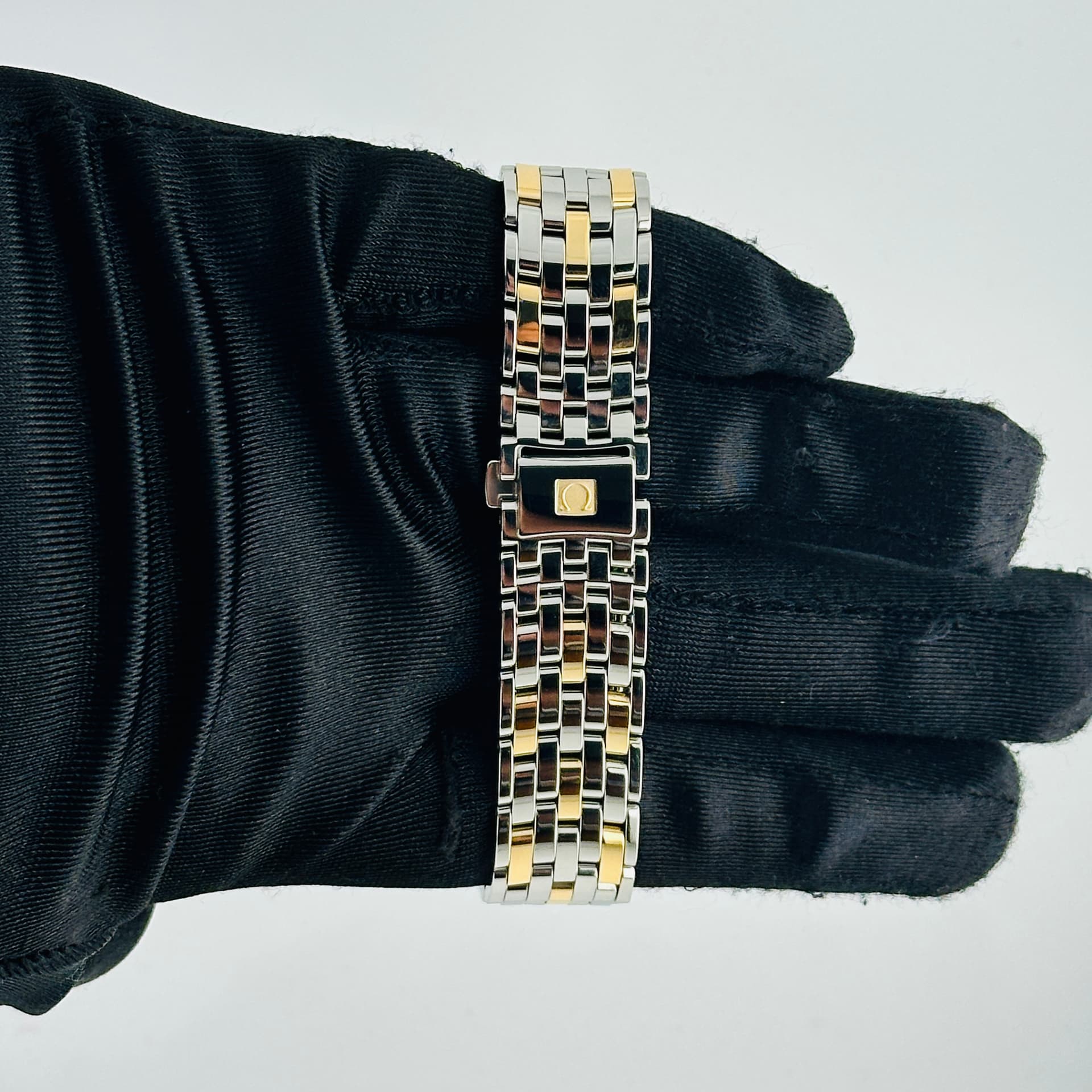 Omega De Ville, view 4
