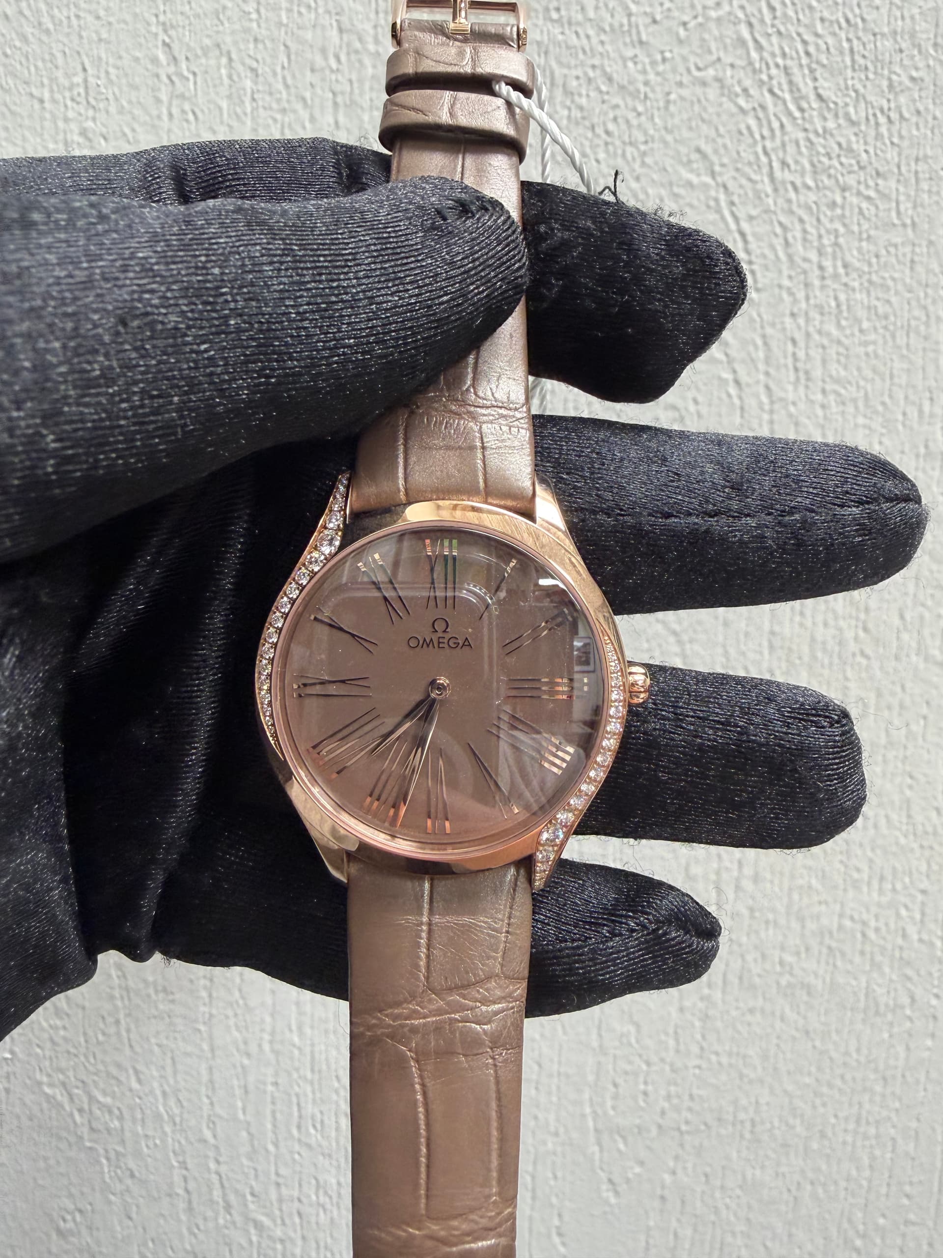 Omega De Ville, view 3