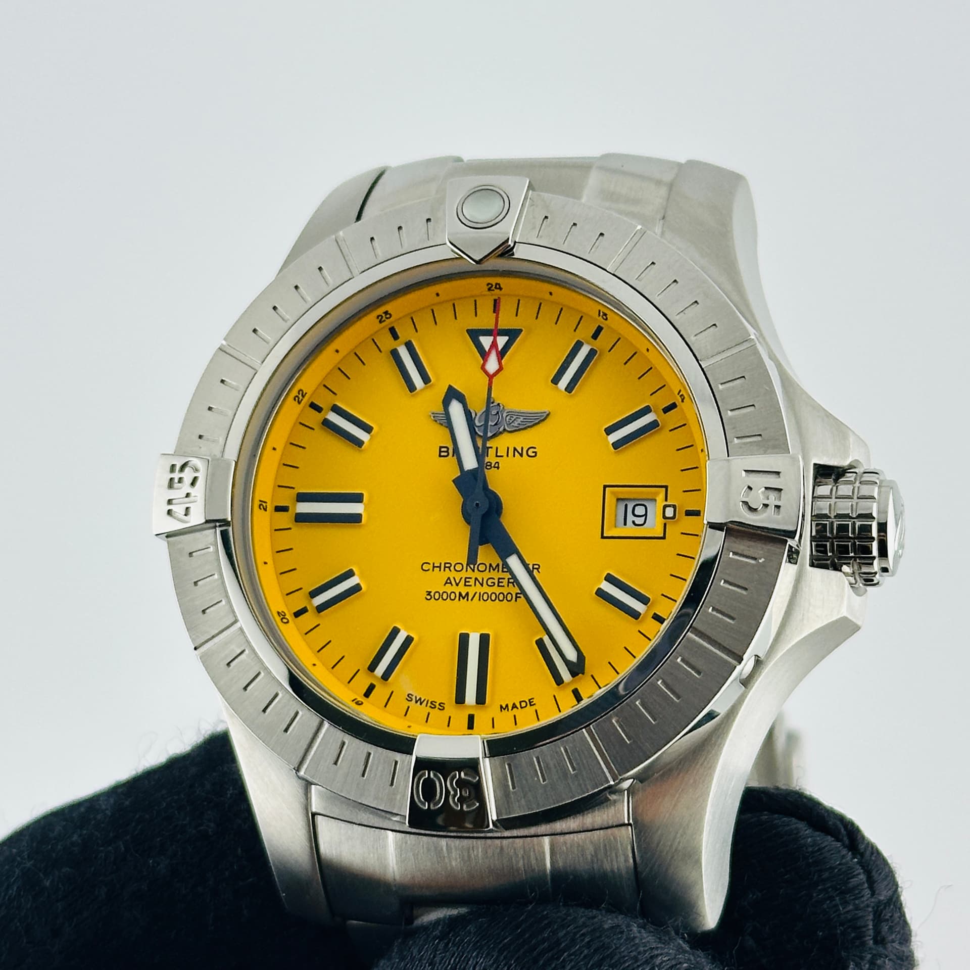 Breitling Avenger Seawolf, view 4