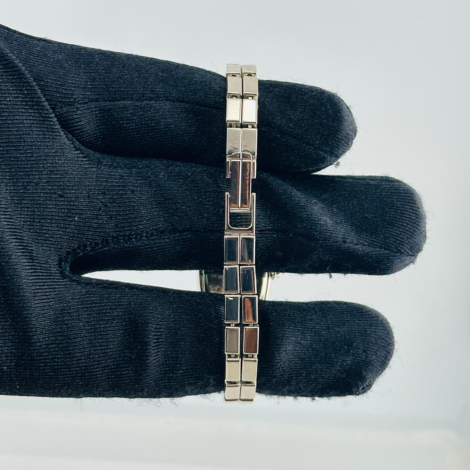 Cartier Tonneau, view 5