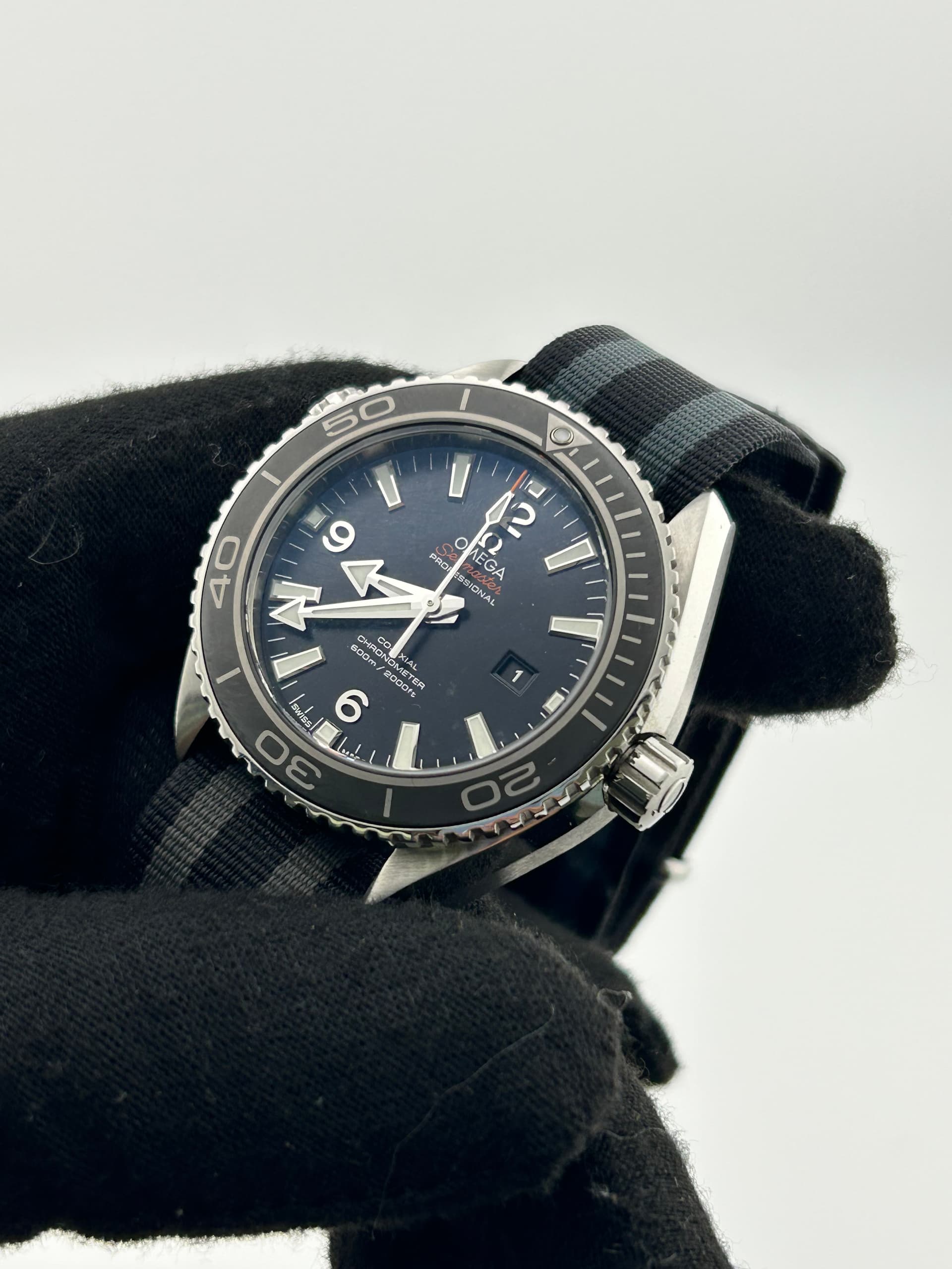 Omega Seamaster Planet Ocean, view 3