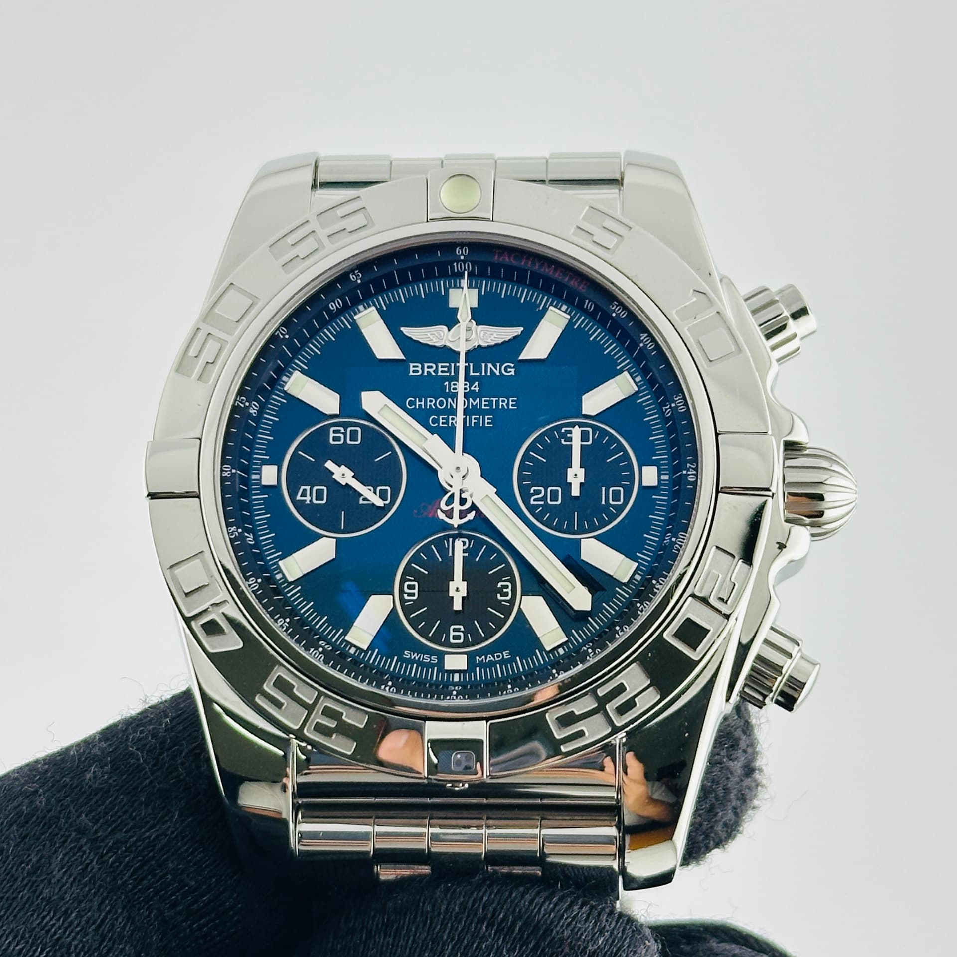 Breitling Chronomat, view 3