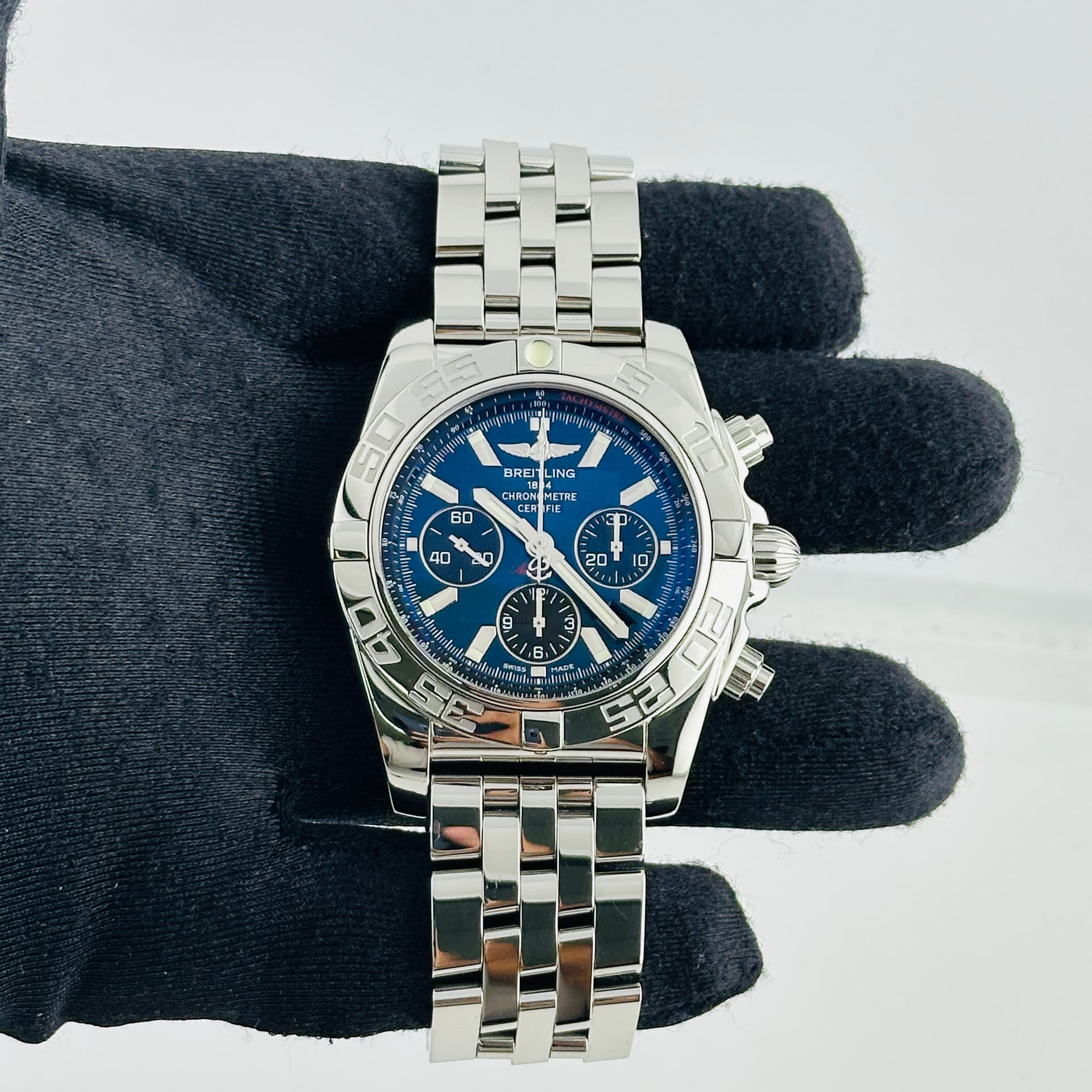 Breitling Chronomat, view 4