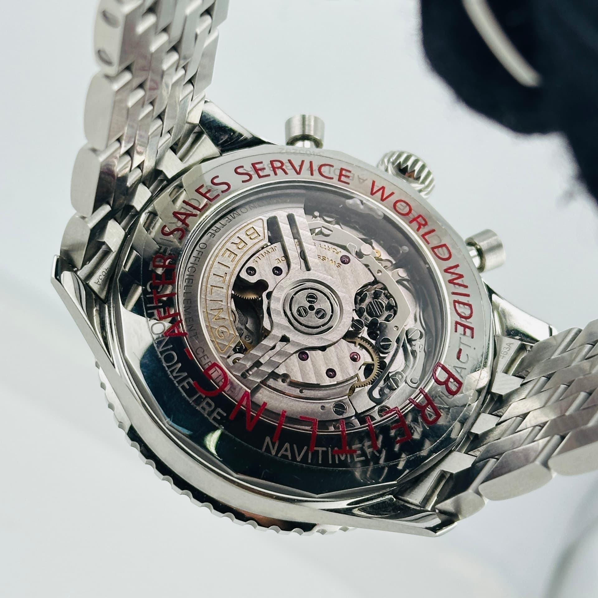 Breitling Navitimer B01 Chronograph, view 5