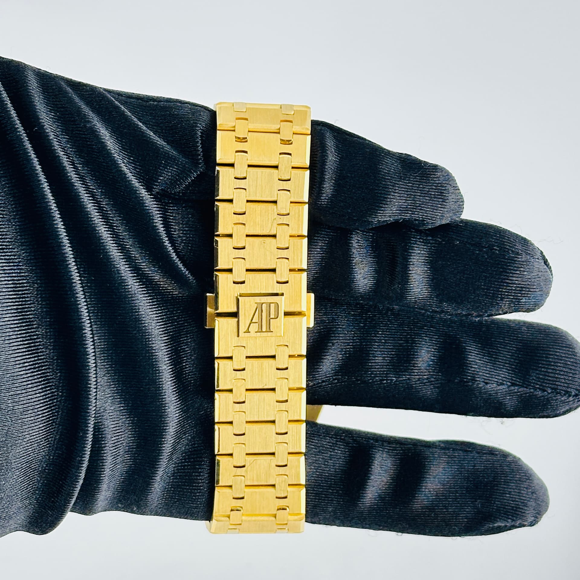 Audemars Piguet Royal Oak Selfwinding Chronograph, view 5