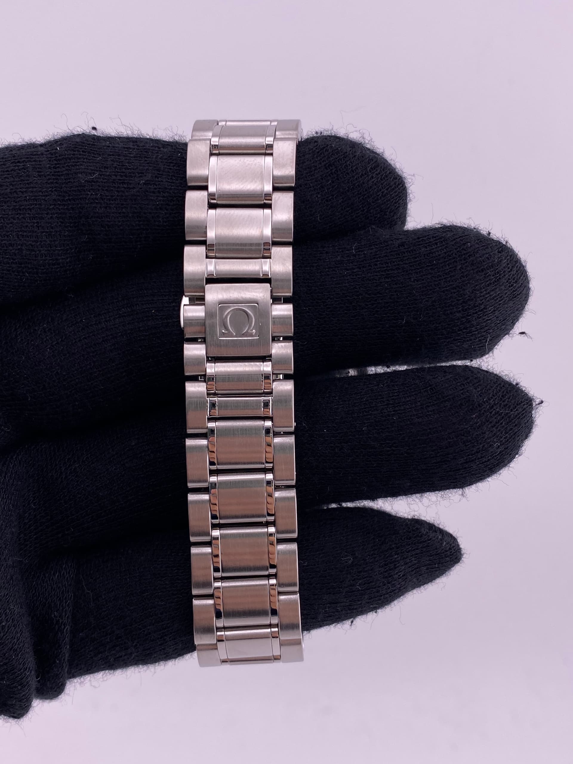 Omega Speedmaster Date, view 5