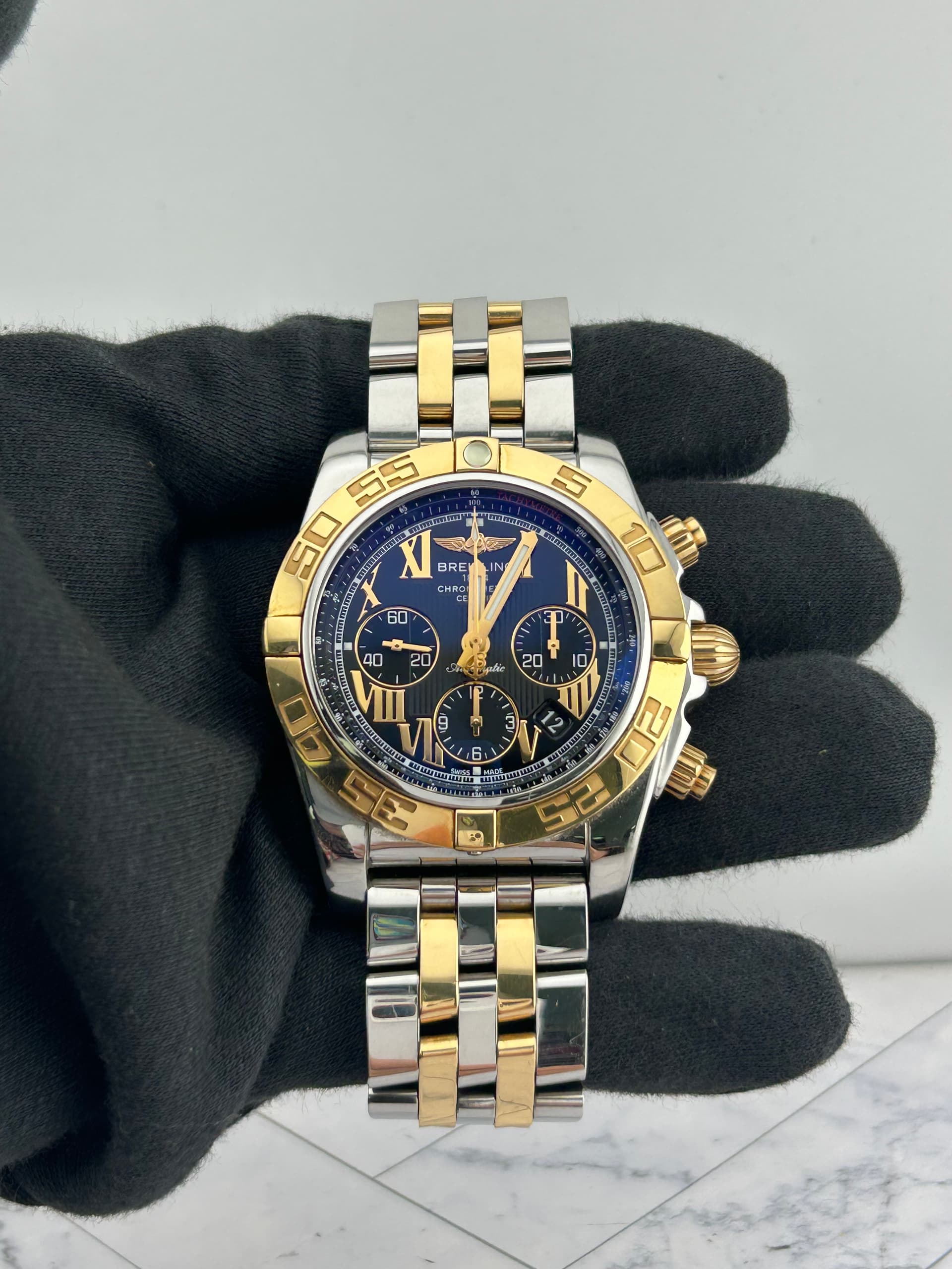 Breitling Chronomat, view 3